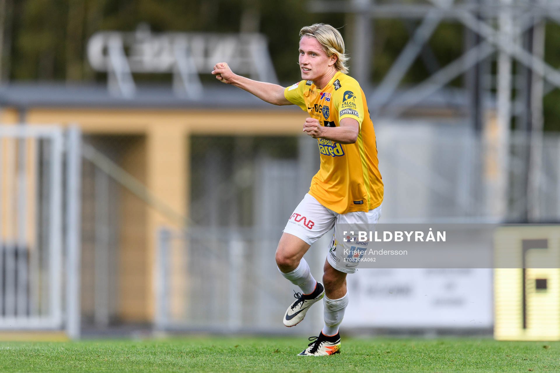 Falkenbergs Viktor Götesson jublar