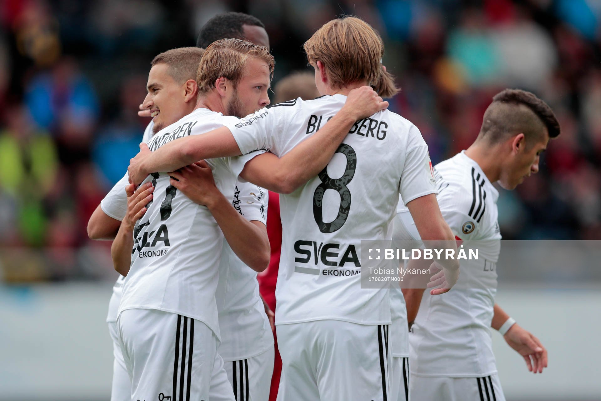 s Daniel Sundgren gjorde 1-0-målet och jublar med