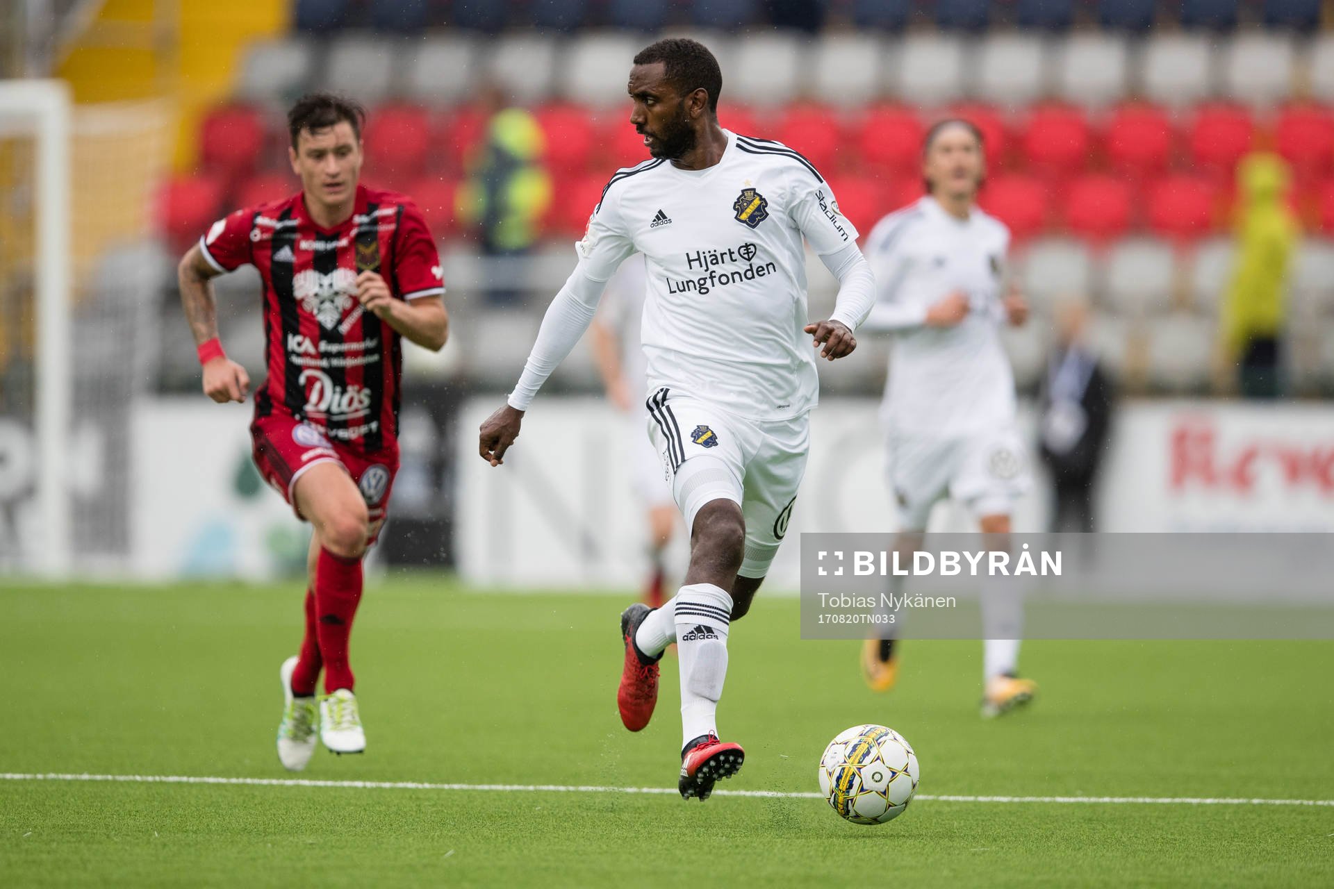 s Henok Goitom mot Östersunds Jamie Hopcutt