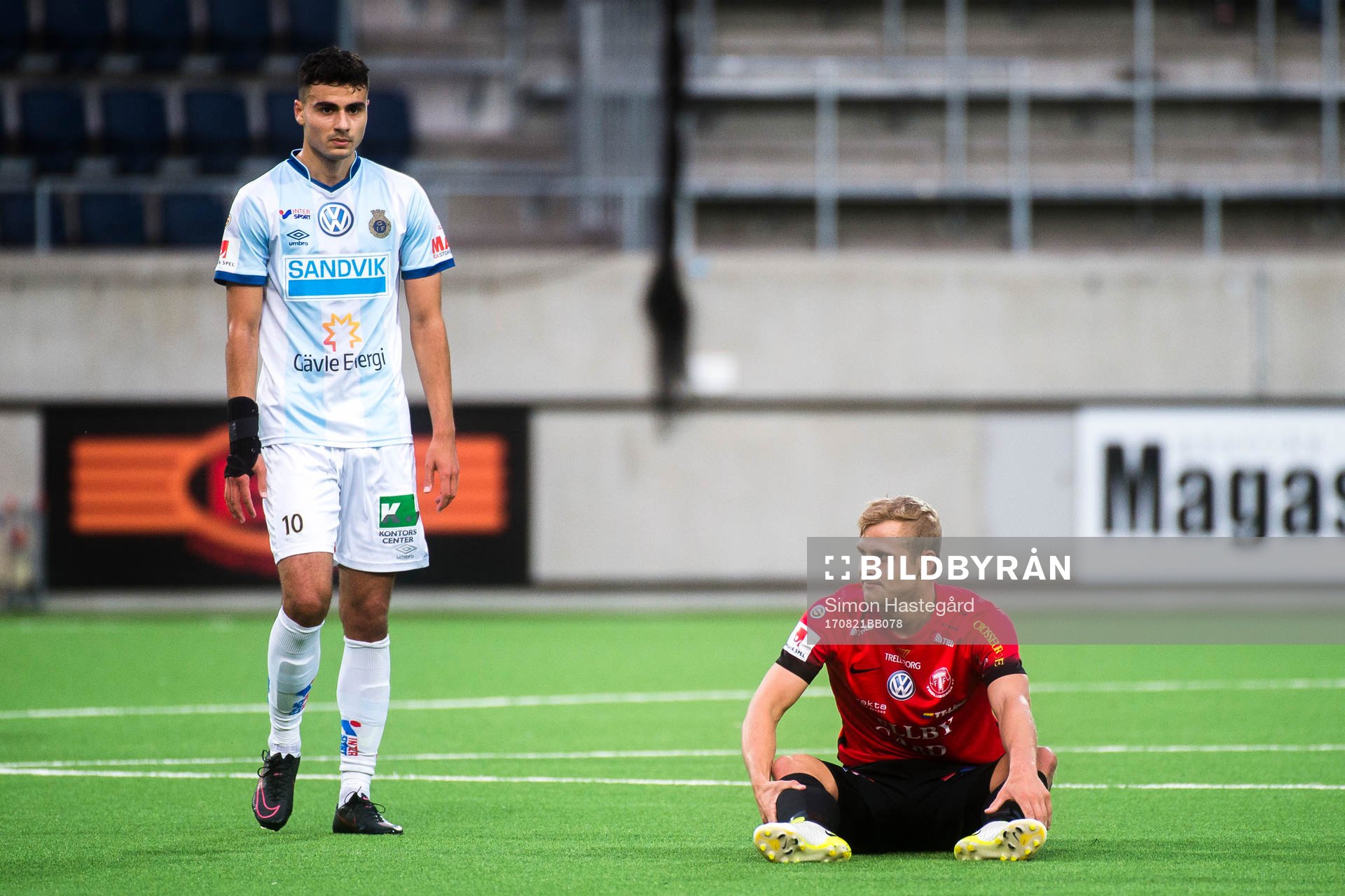 Gefles Deniz Hummet och Trelleborgs Erik Andersson deppar