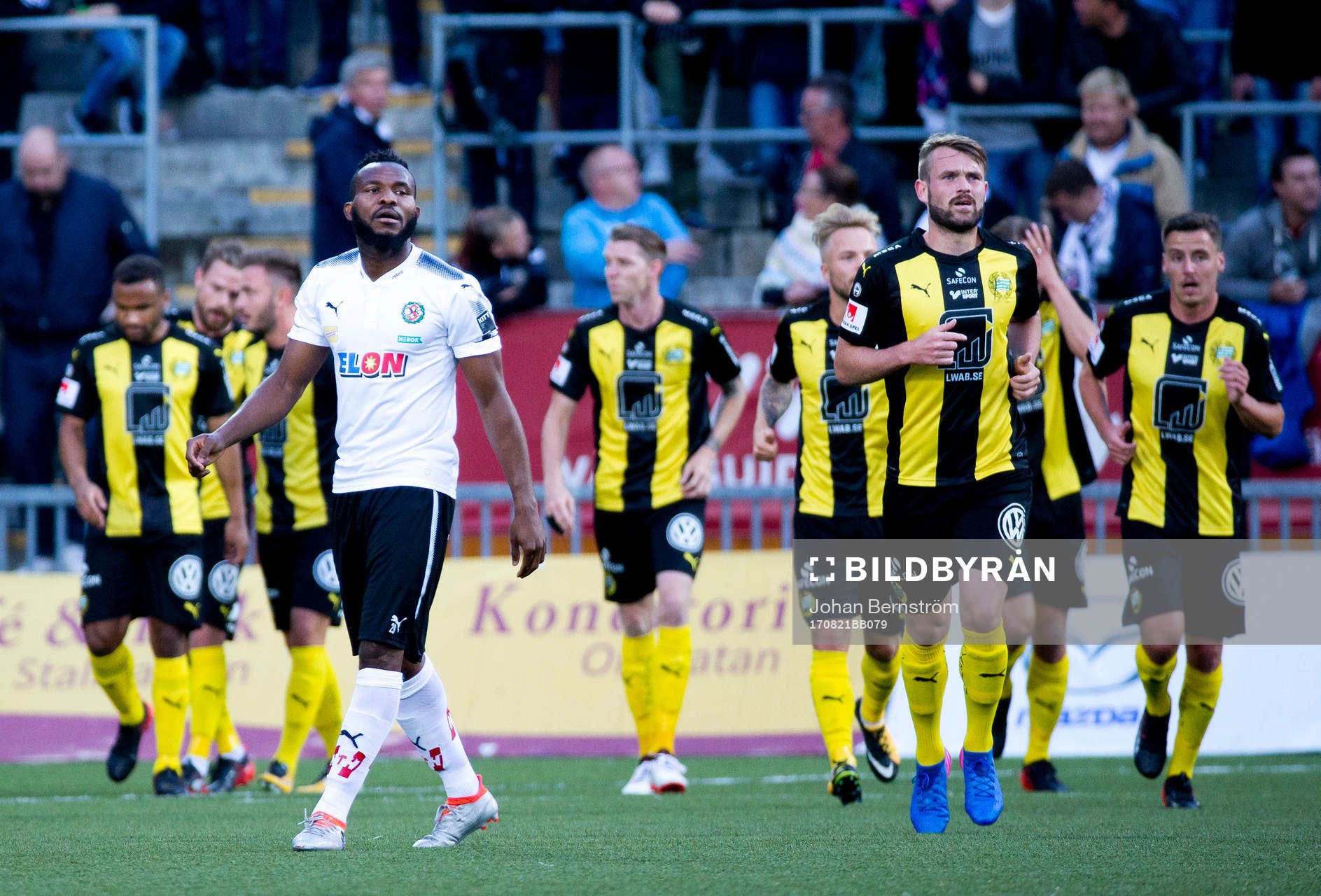 Örebros Michael Junior Omoh deppar