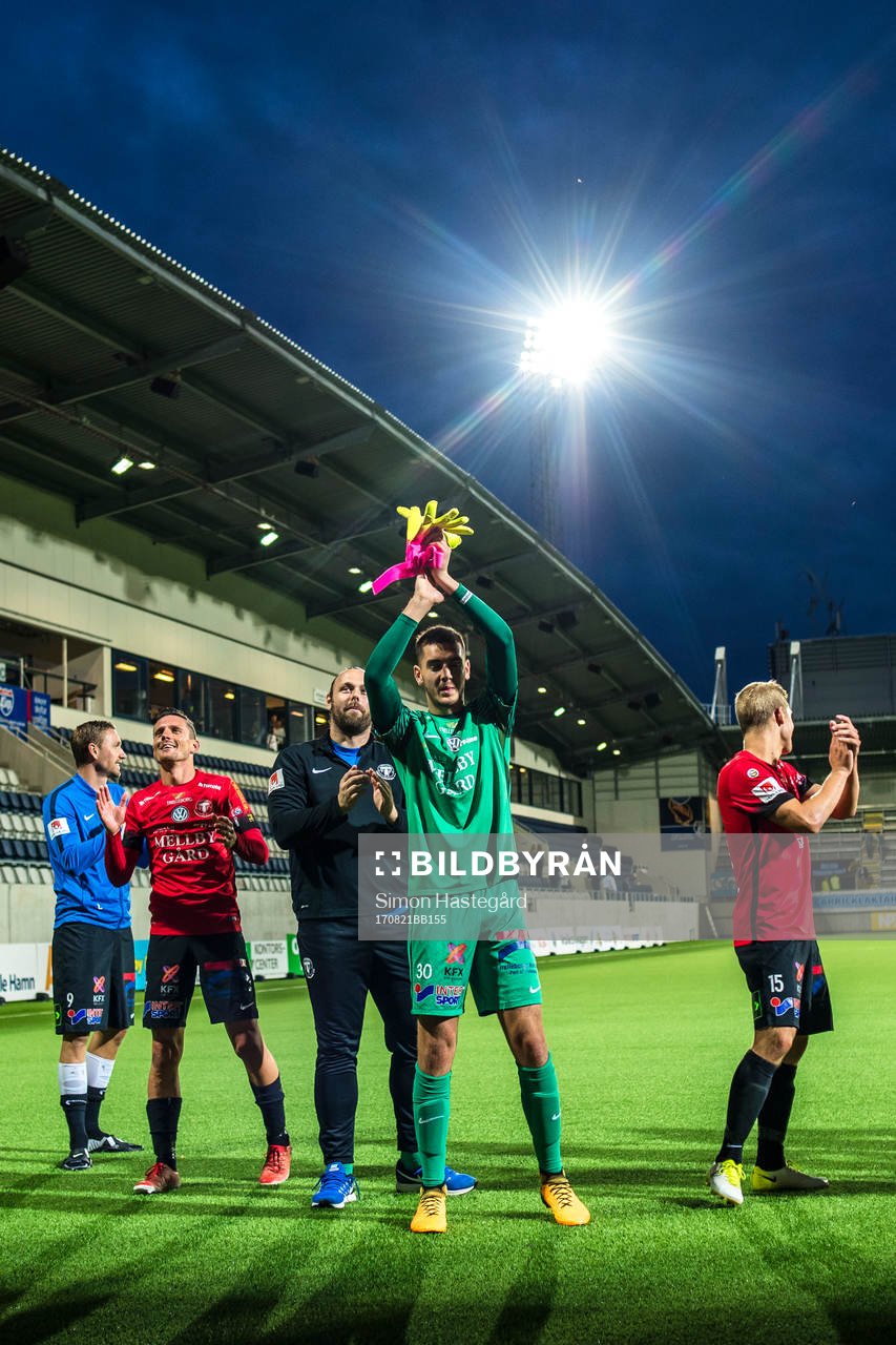 Trelleborgs målvakt Marko Johansson  jublar