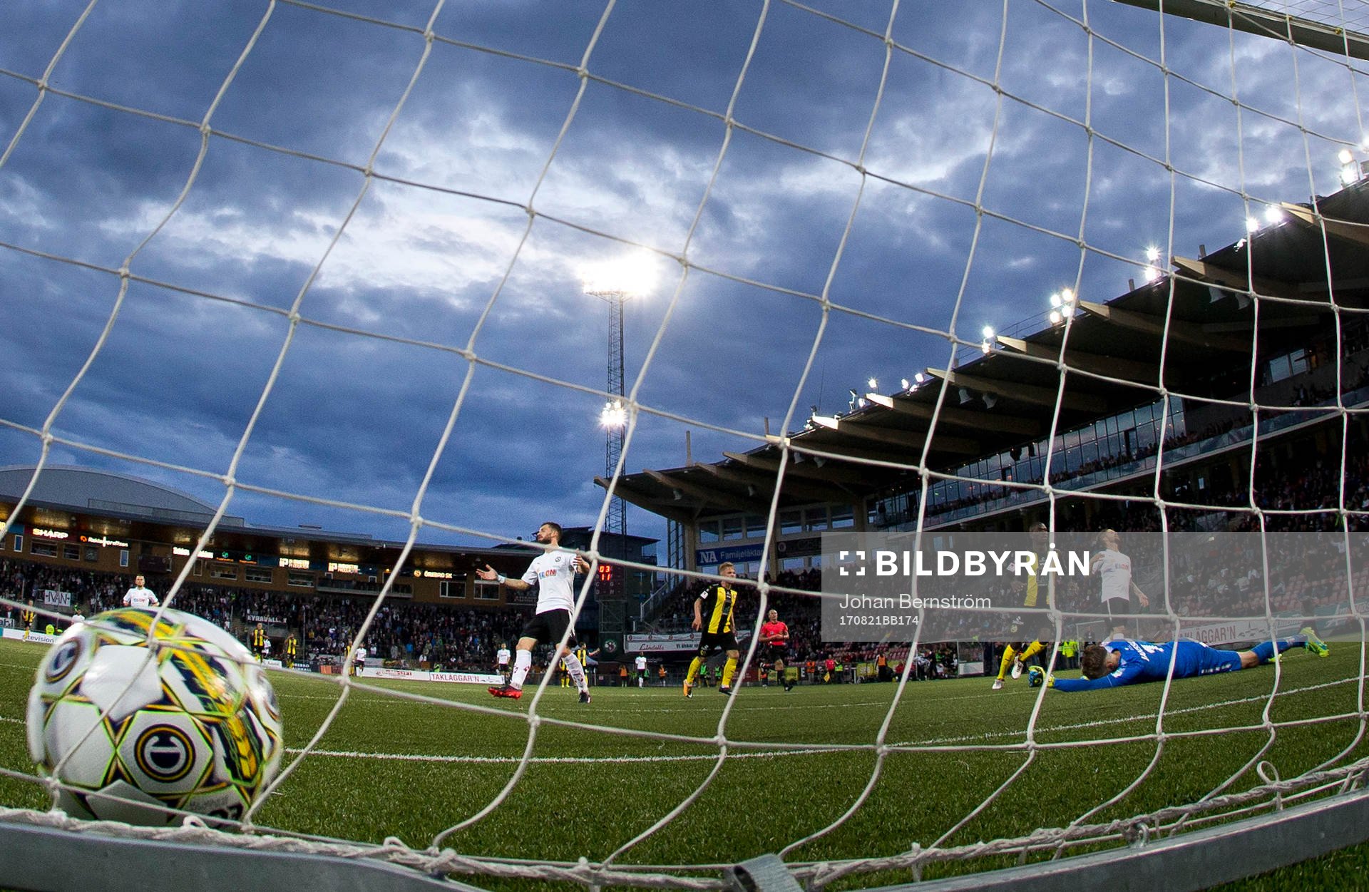 Hammarbys Pa Amat Dibba gör 0-3 och Örebros målvakt