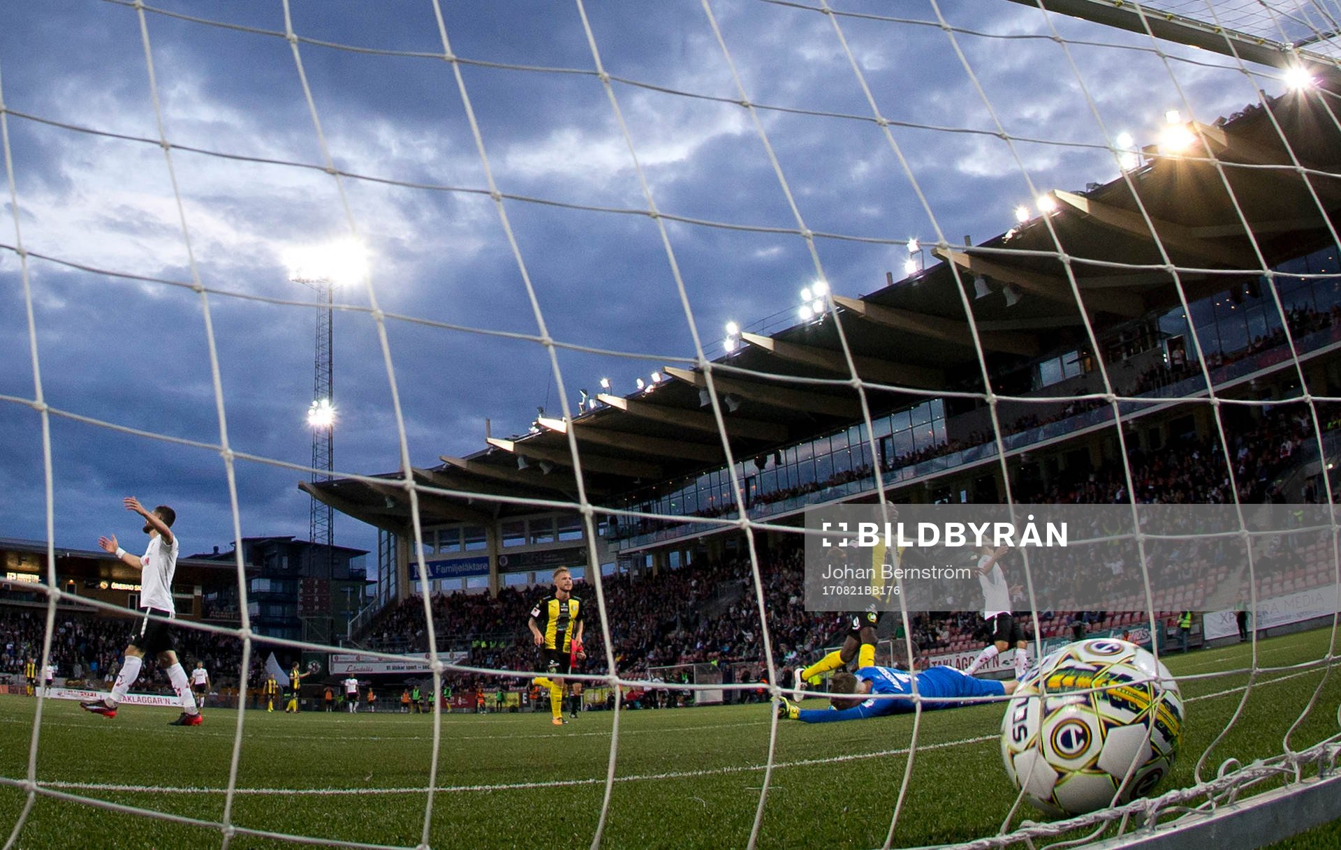 Hammarbys Pa Amat Dibba gör 0-3 och Örebros målvakt