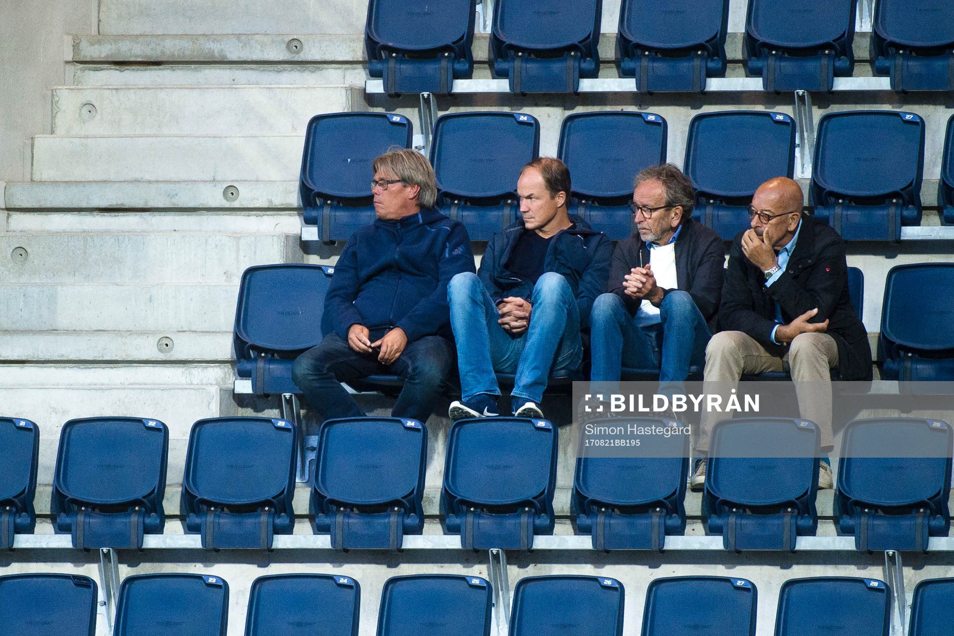 Per Olsson och Thomas Andersson på läktaren