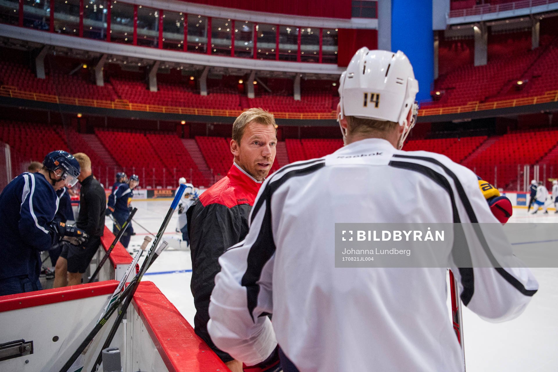 Mikael Samuelsson deltar i en träning
