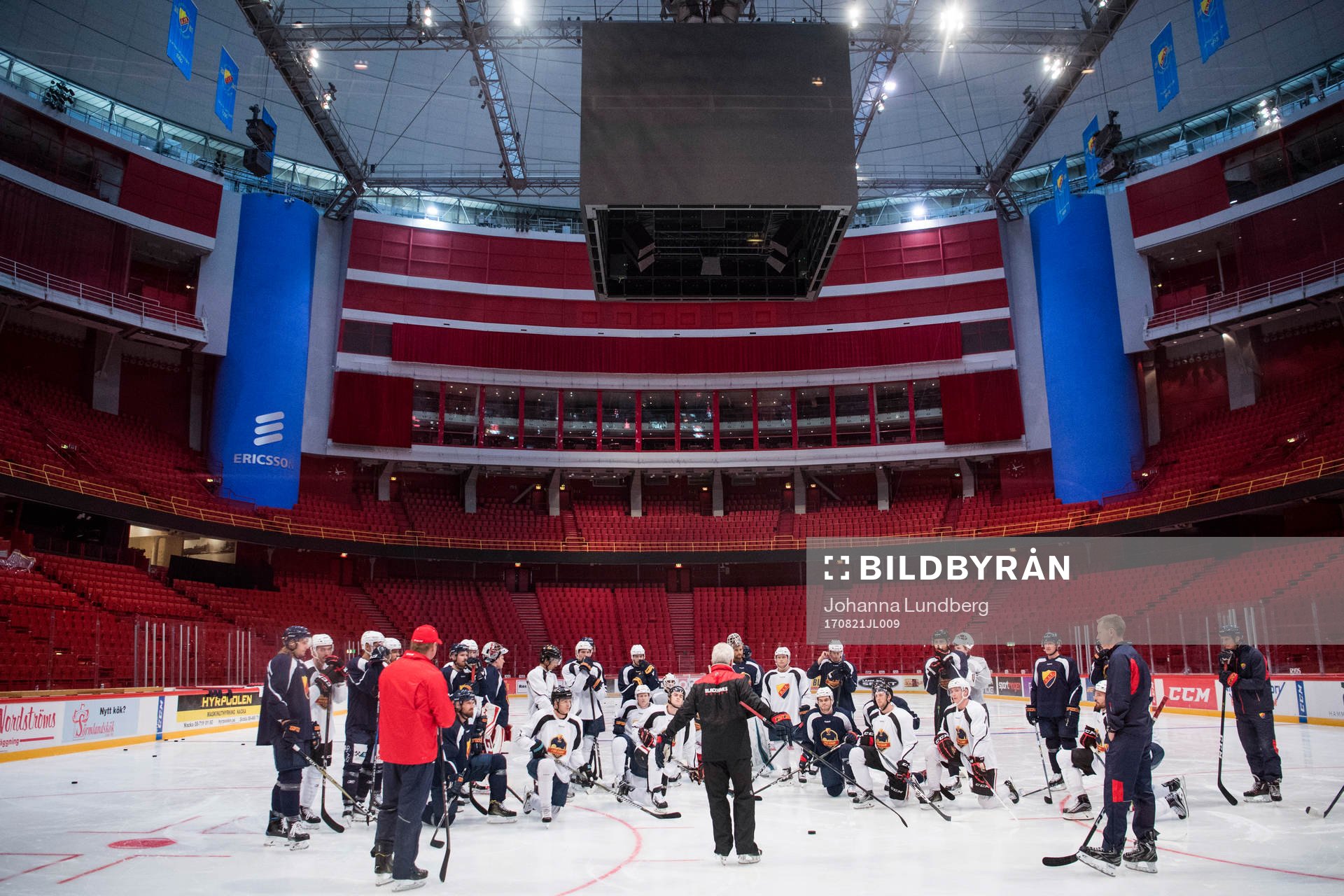 NHL och Djurgårdsspelare deltar i en träning