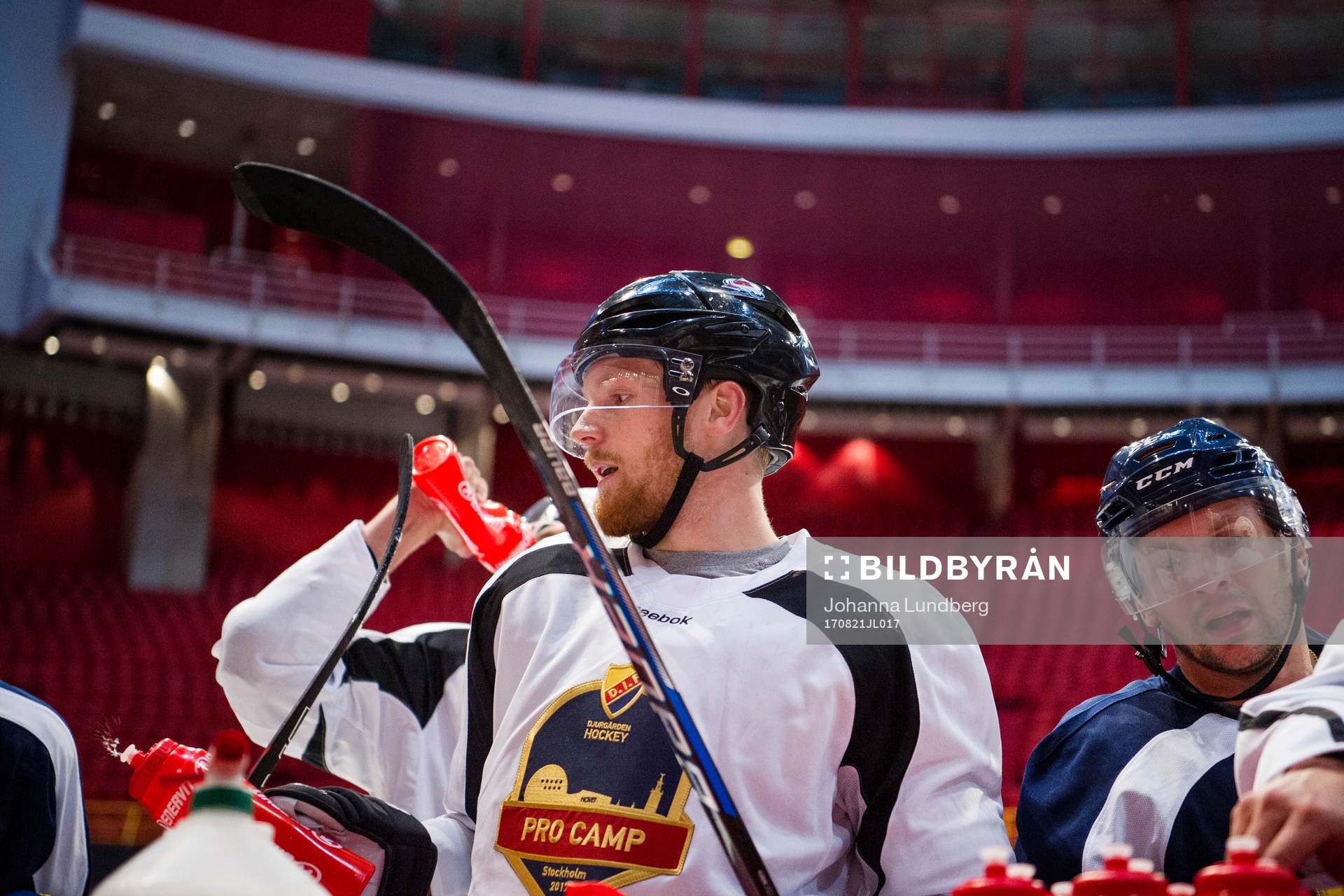 Colorados Gabriel Landeskog deltar i en träning