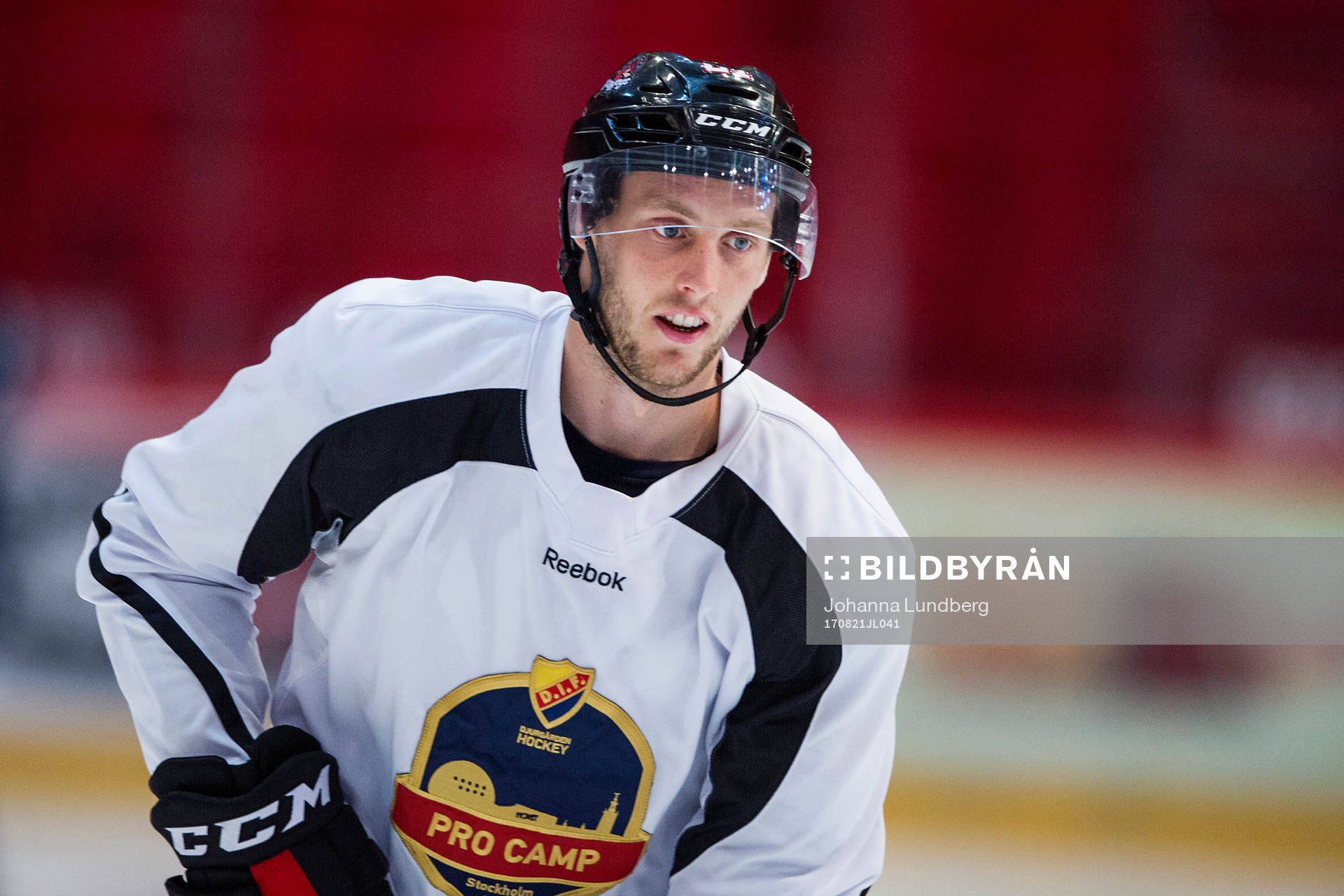 Chicagos Robin Norell  deltar i en träning