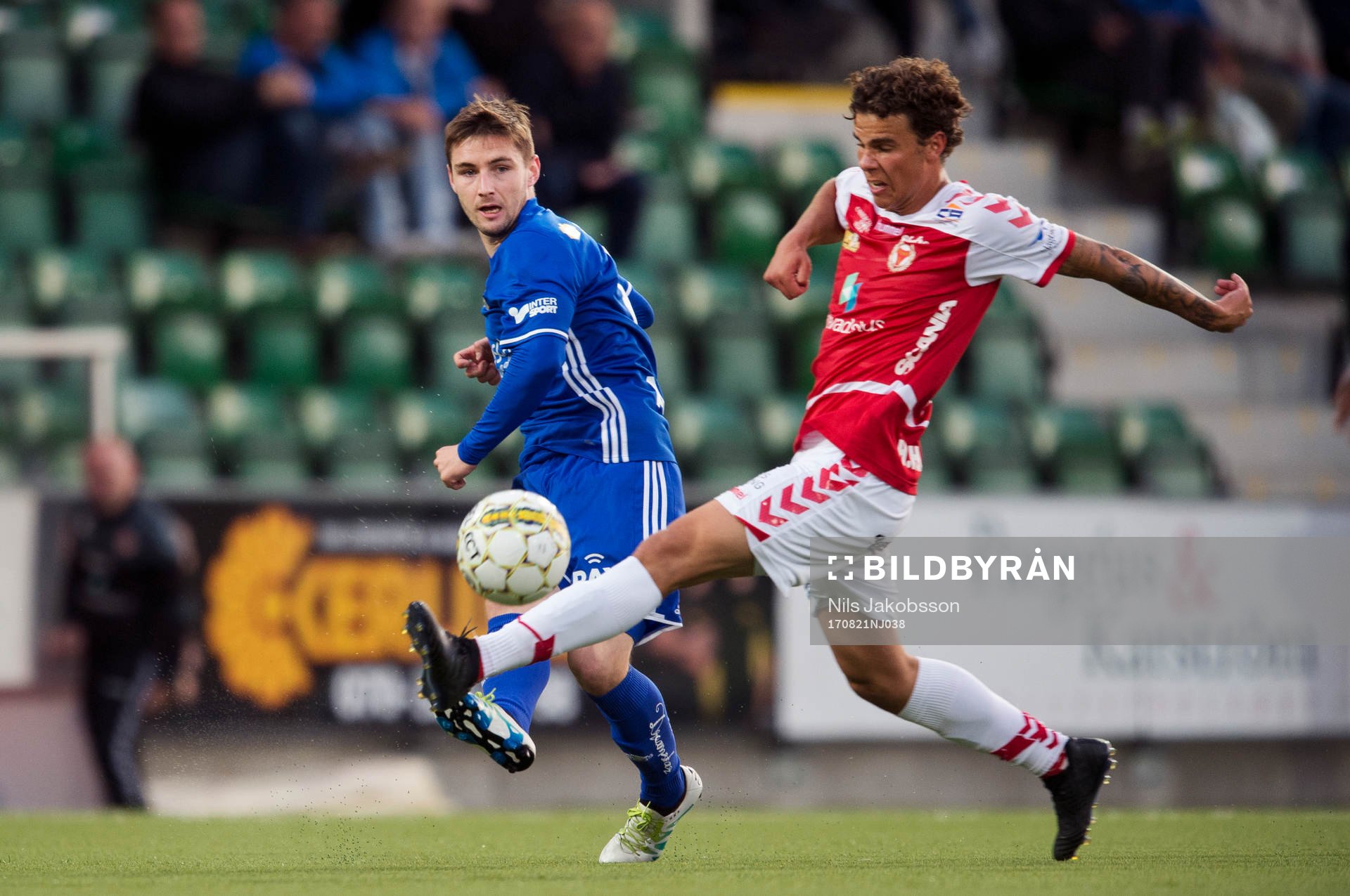 Sundsvalls Kristinn Freyr Sigurdsson och Kalmars  Herman