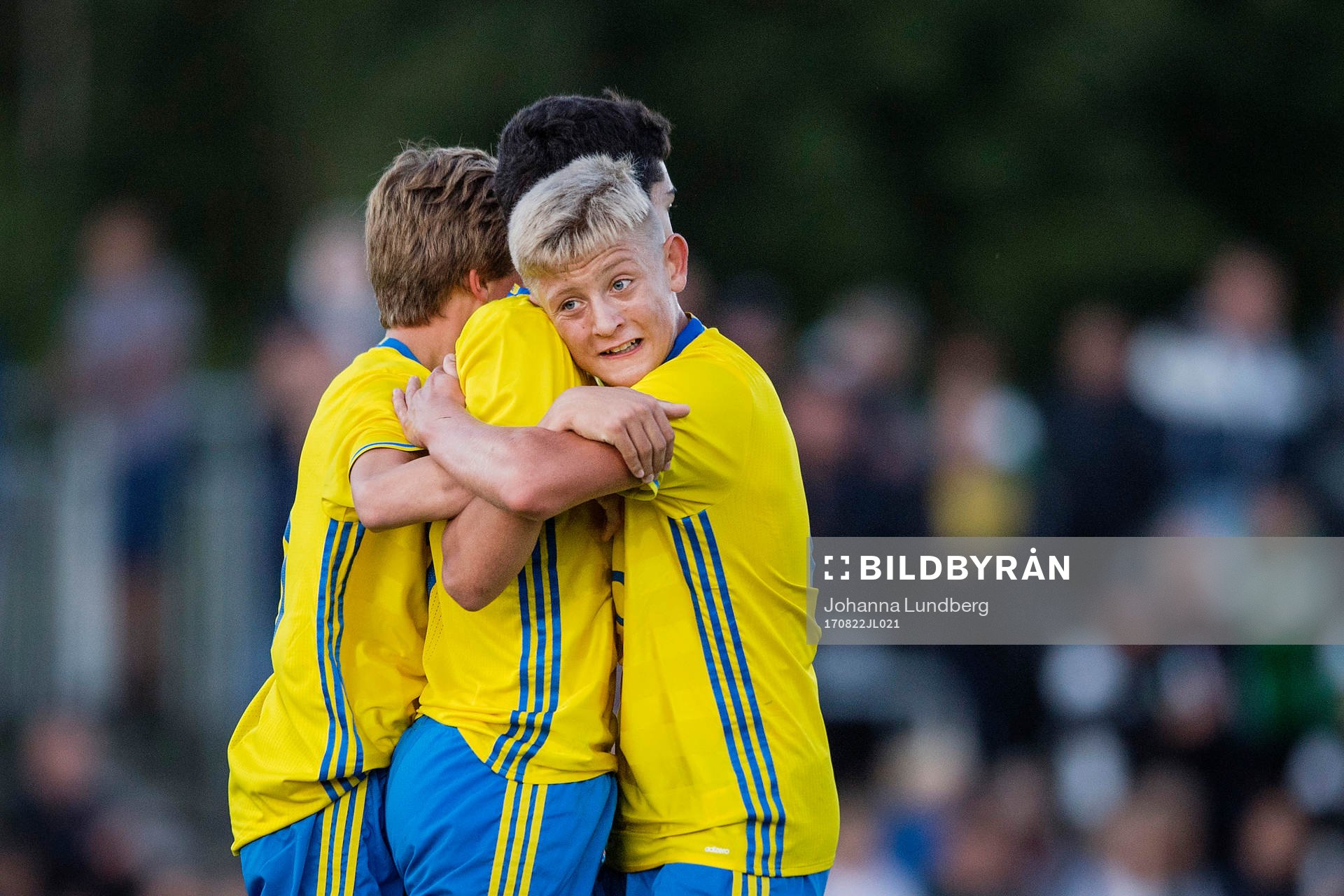 Sveriges Lucas Lima (m) gör 3-0 och jublar med Dennis