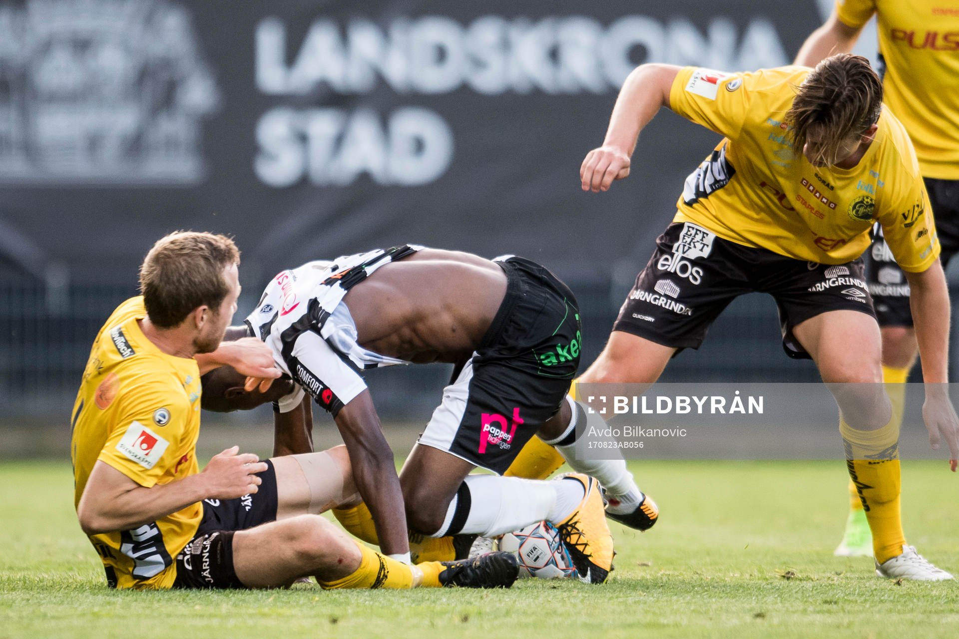 Elfsborgs Anders Randrup drar ner Landskronas Sadat Karim