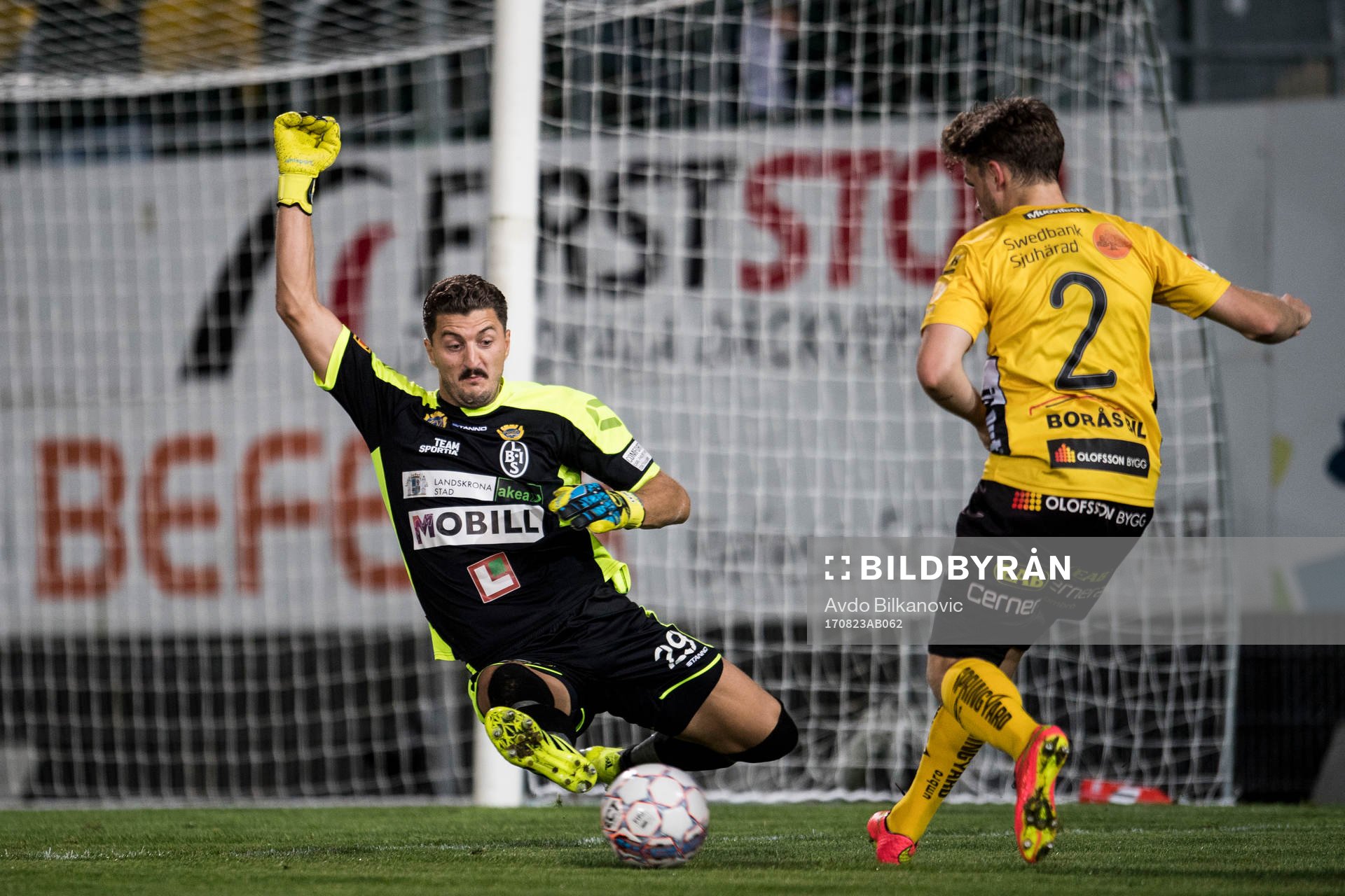 Elfsborgs Jesper Manns passning förbi målvakt Ivo