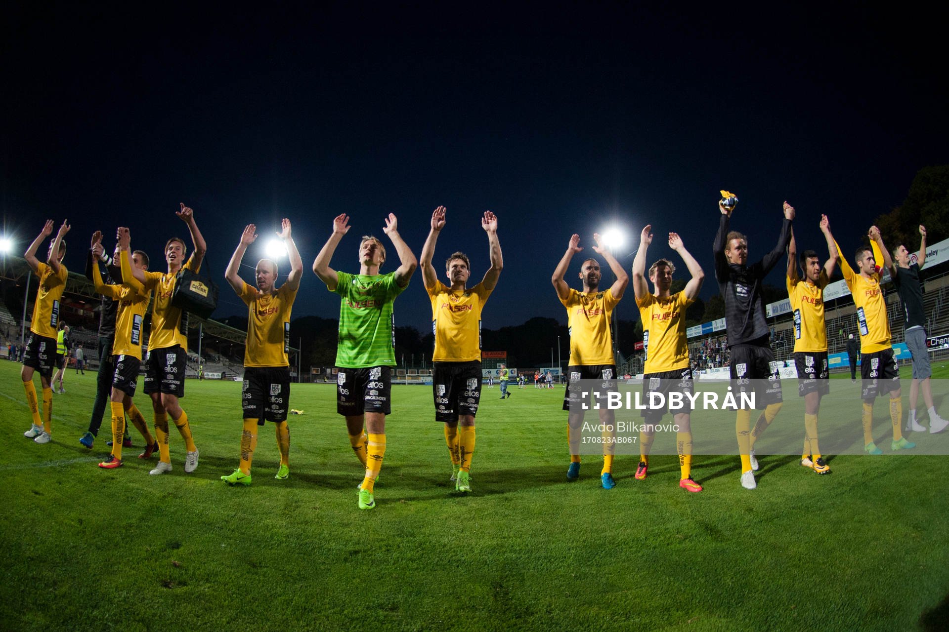 Elfsborgs spelare tackar publiken