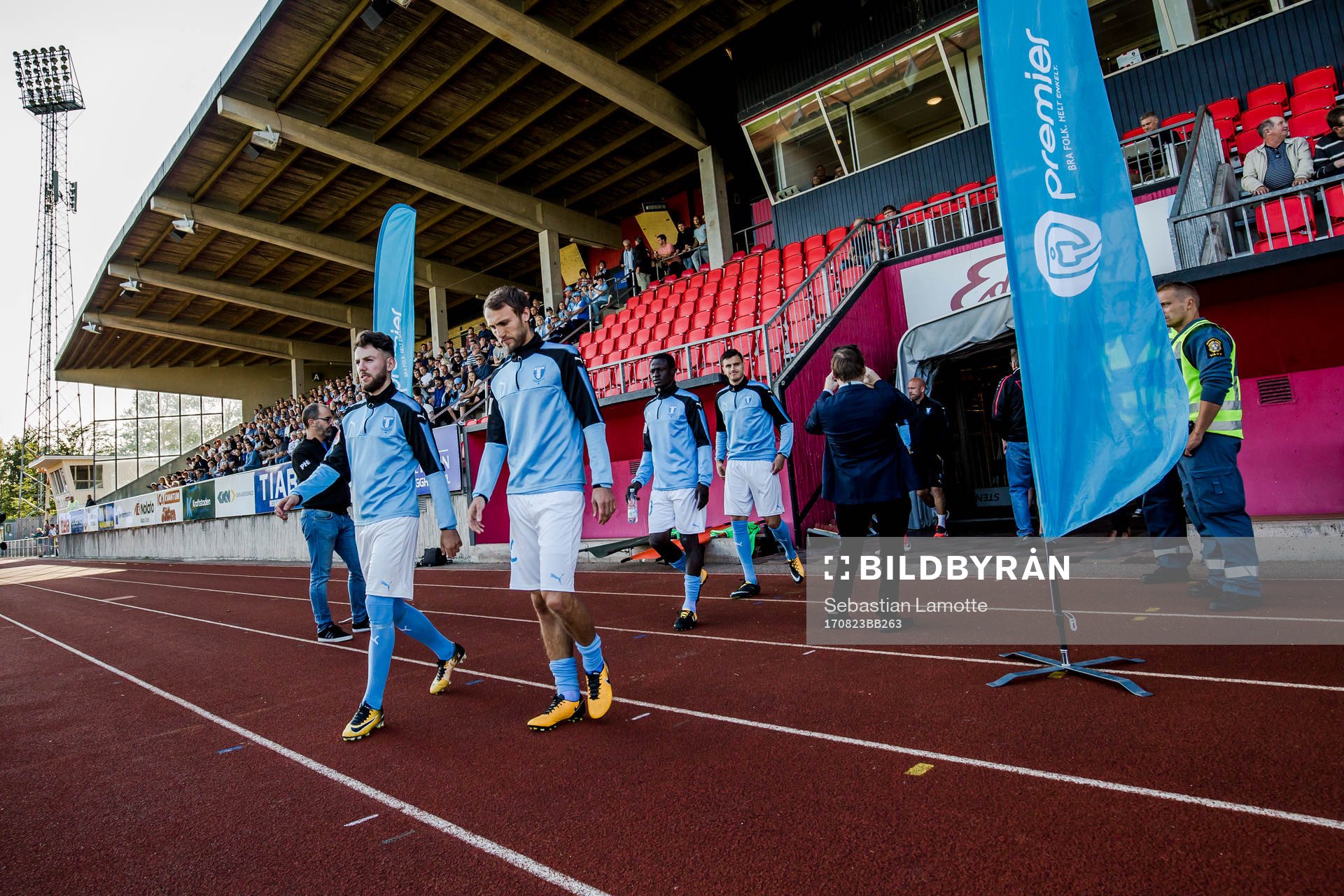 Malmö FFs spelare gör entre