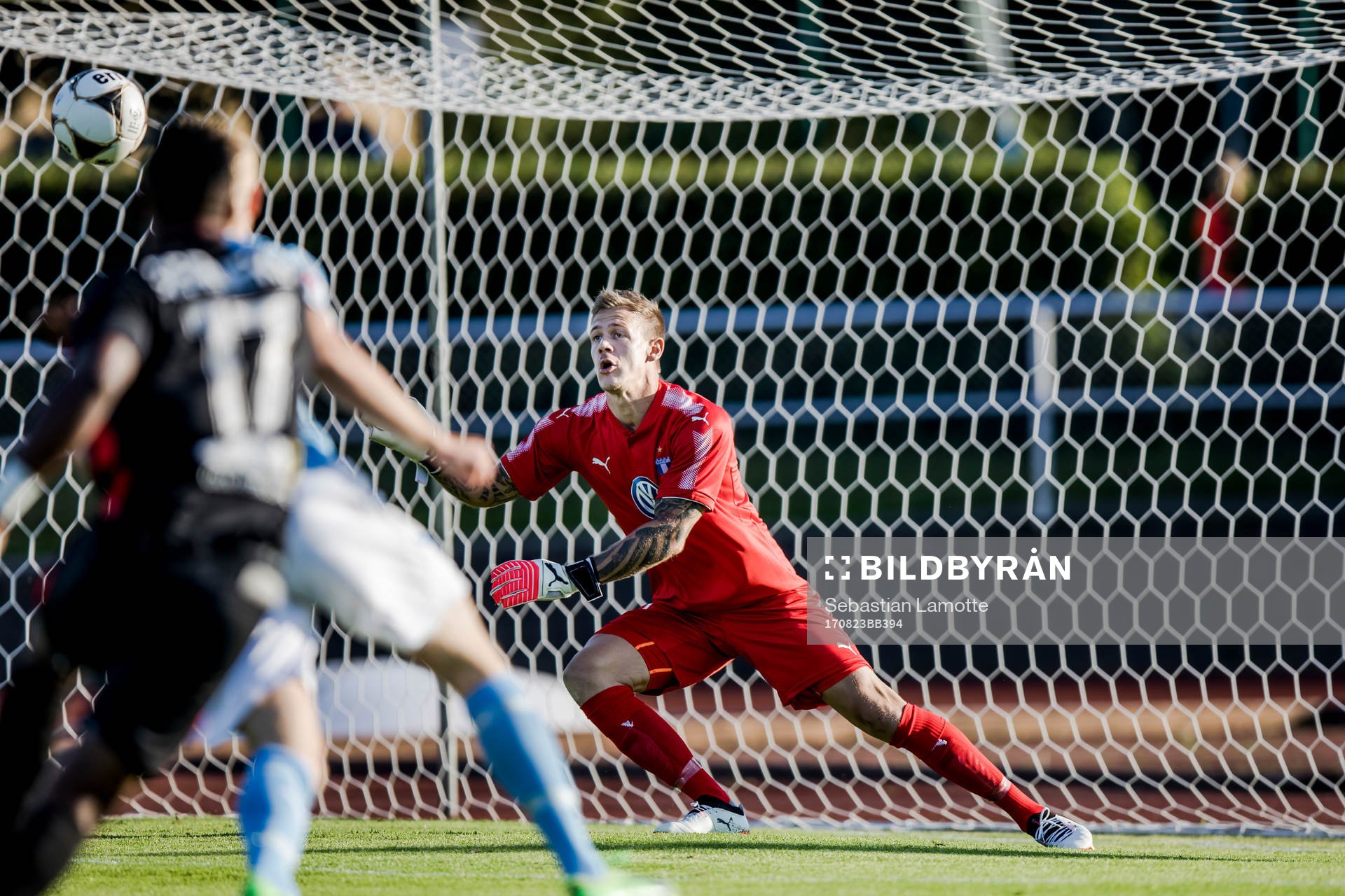 Trollhättans Charles Ikenna Kean gör 1-0 på Malmö FFs