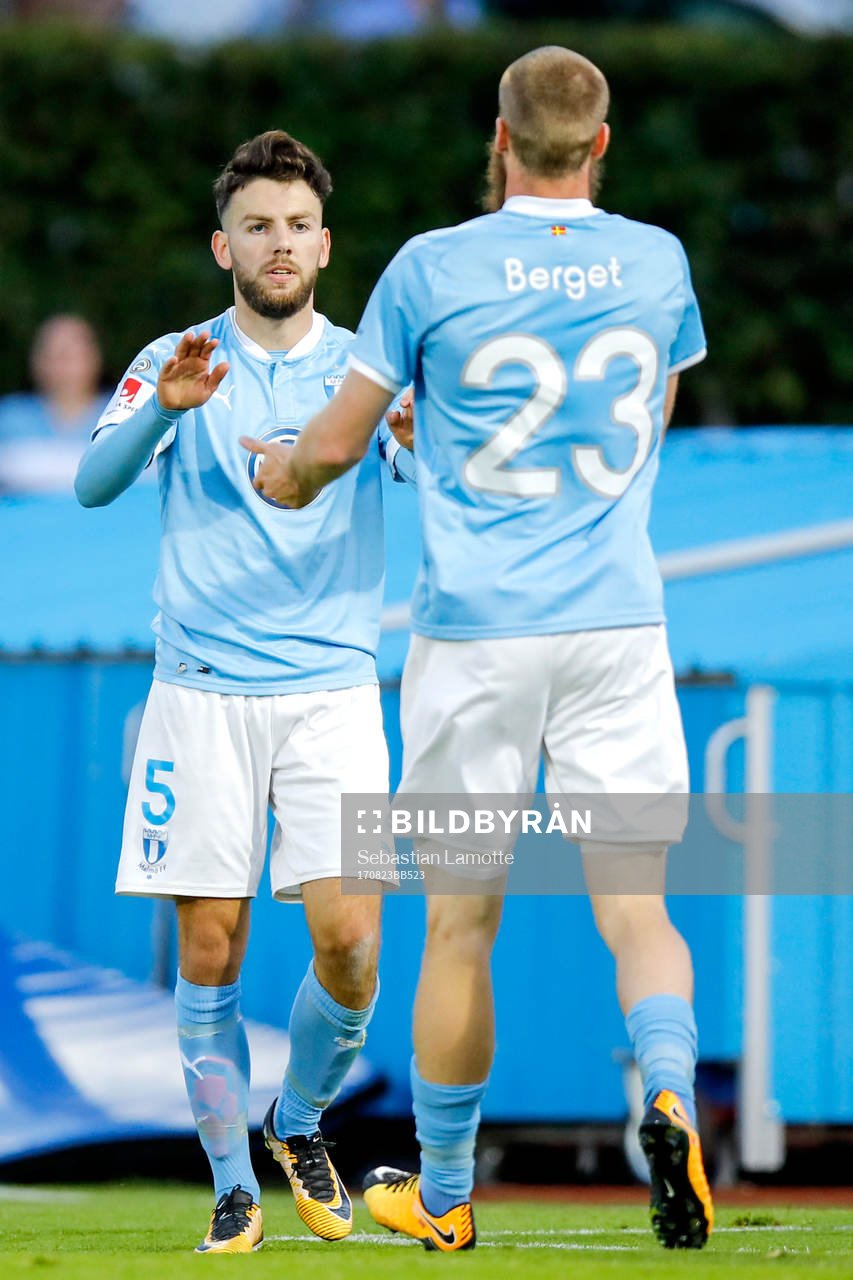 Malmö FFs Erdal Rakip jublar med Jo Inge Berget