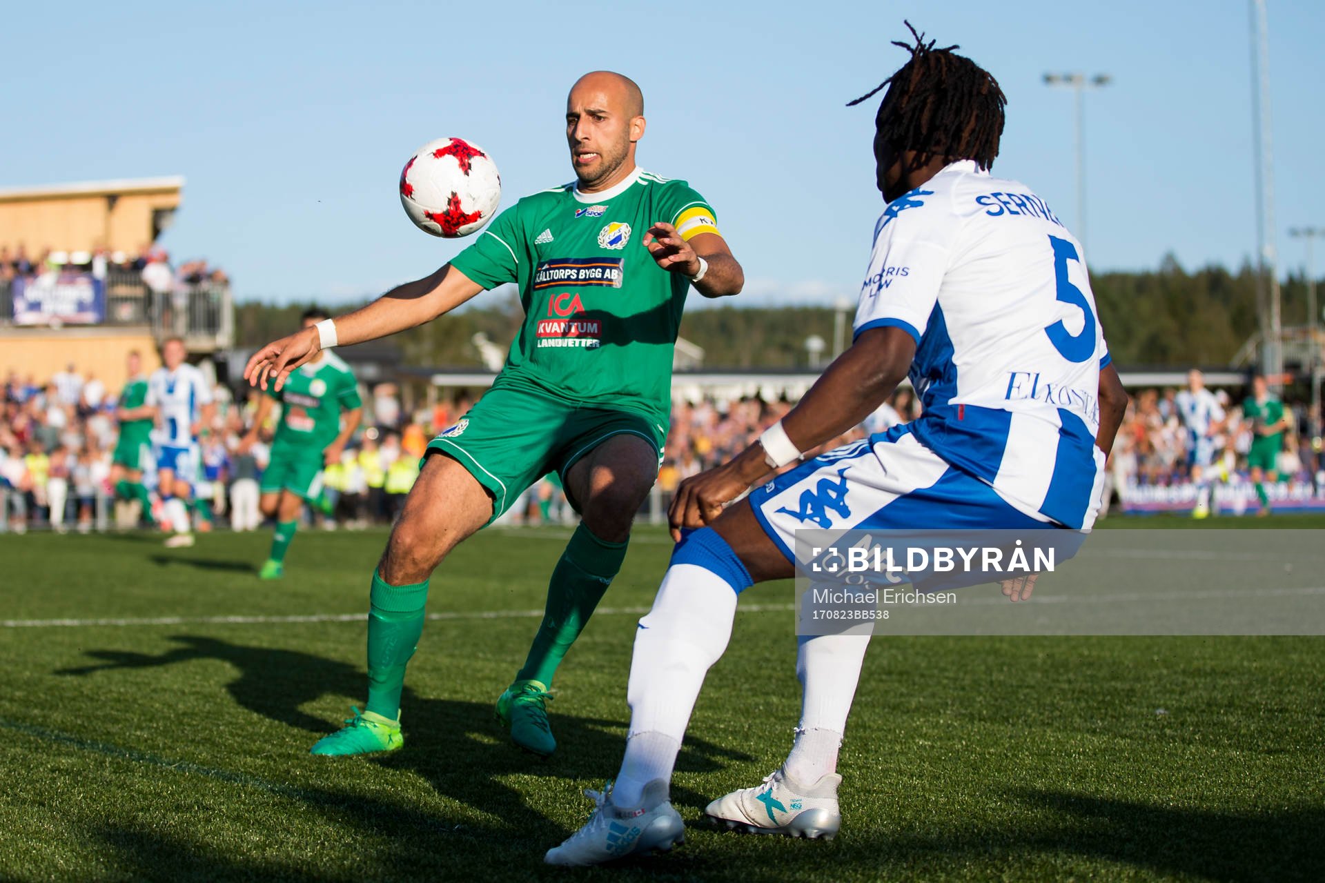 Landvetters Yasin Belouati mot IFK Göteborgs Sam Adekugbe