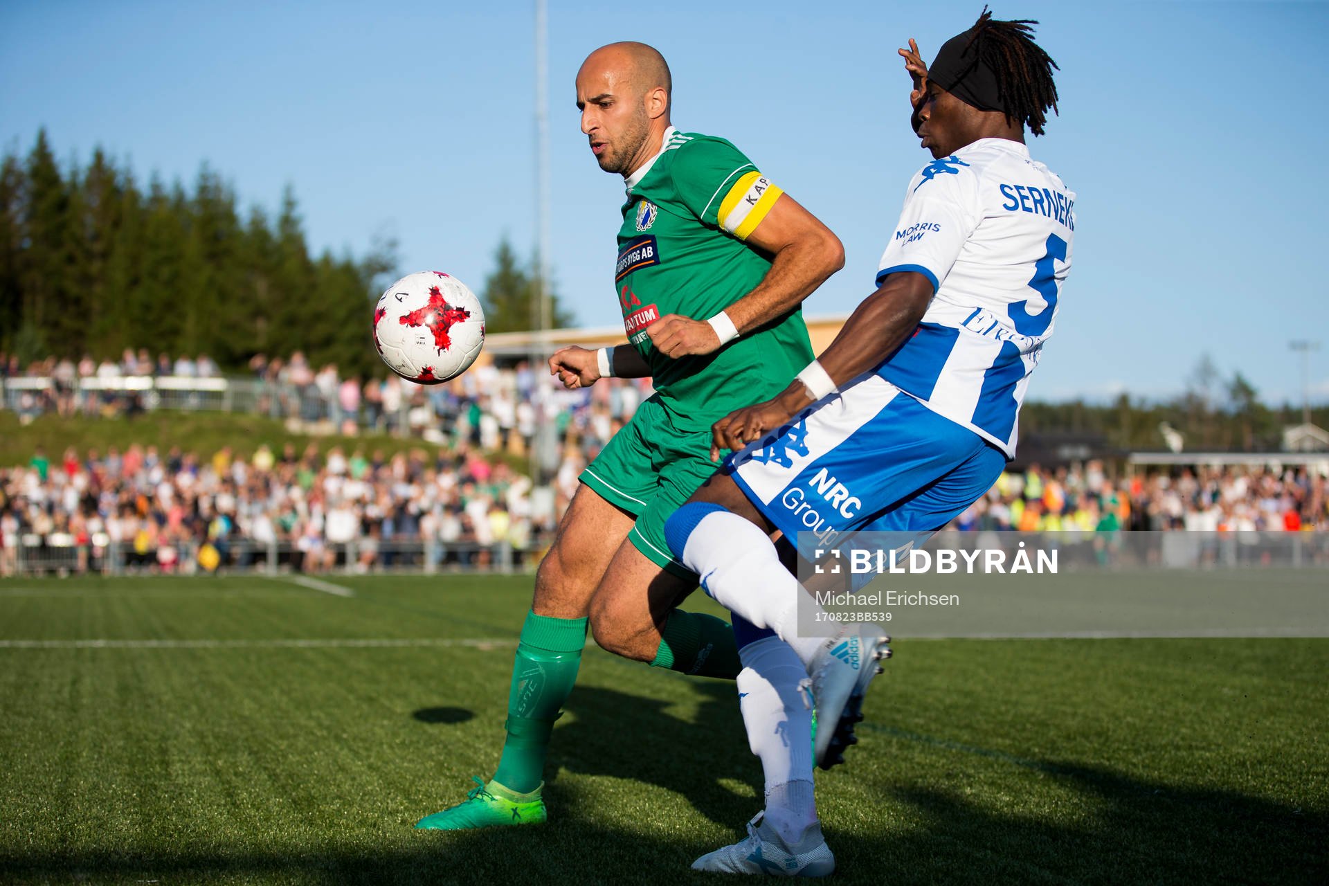 Landvetters Yasin Belouati mot IFK Göteborgs Sam Adekugbe