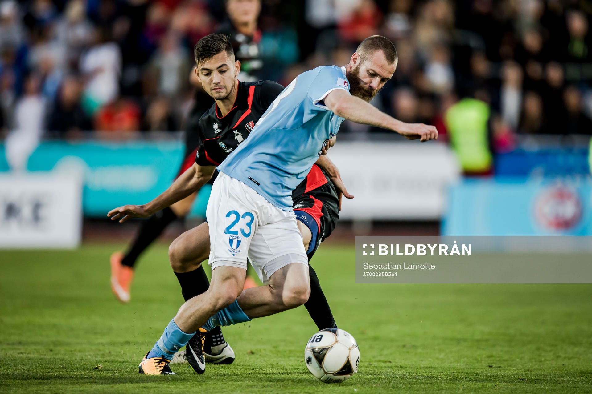 Trollhättans Anton Agrest och Malmö FFs Jo Inge Berget