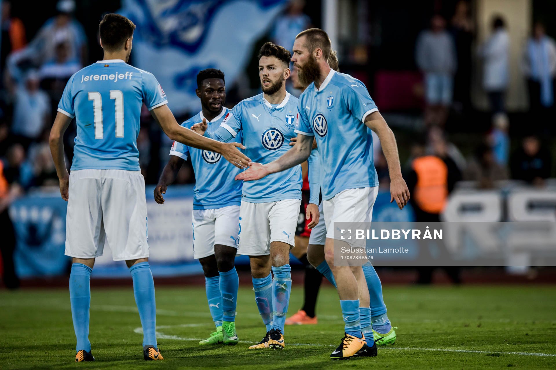 Malmö FFs Erdal Rakip har gjort 1-4 och jublar med