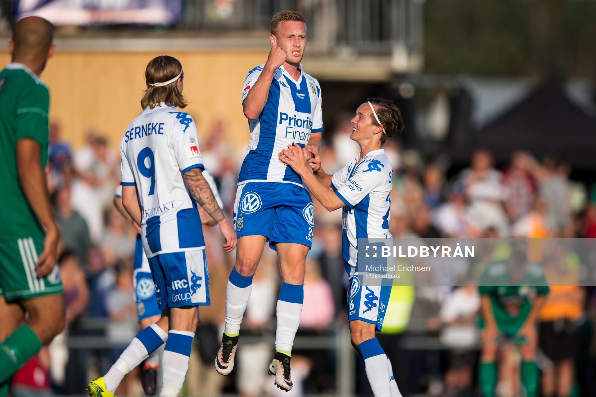 IFK Göteborgs Sebastian Ohlsson jublar efter 0-1 under fotbollsmatchen i Svenska cupen mellan Landvetter och IFK Göteborg den 23 augusti 2017 i Göteborg.
