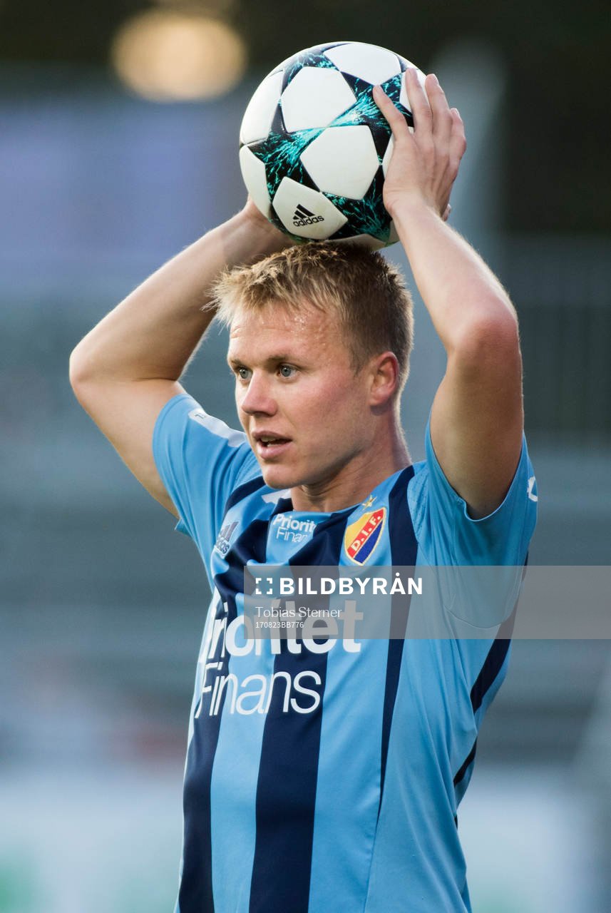 Djurgårdens Elliot Käck under fotbollsmatchen i Svenska cupen mellan Gamla Upsala och Djurgården den 23 augusti 2017 i Uppsala.