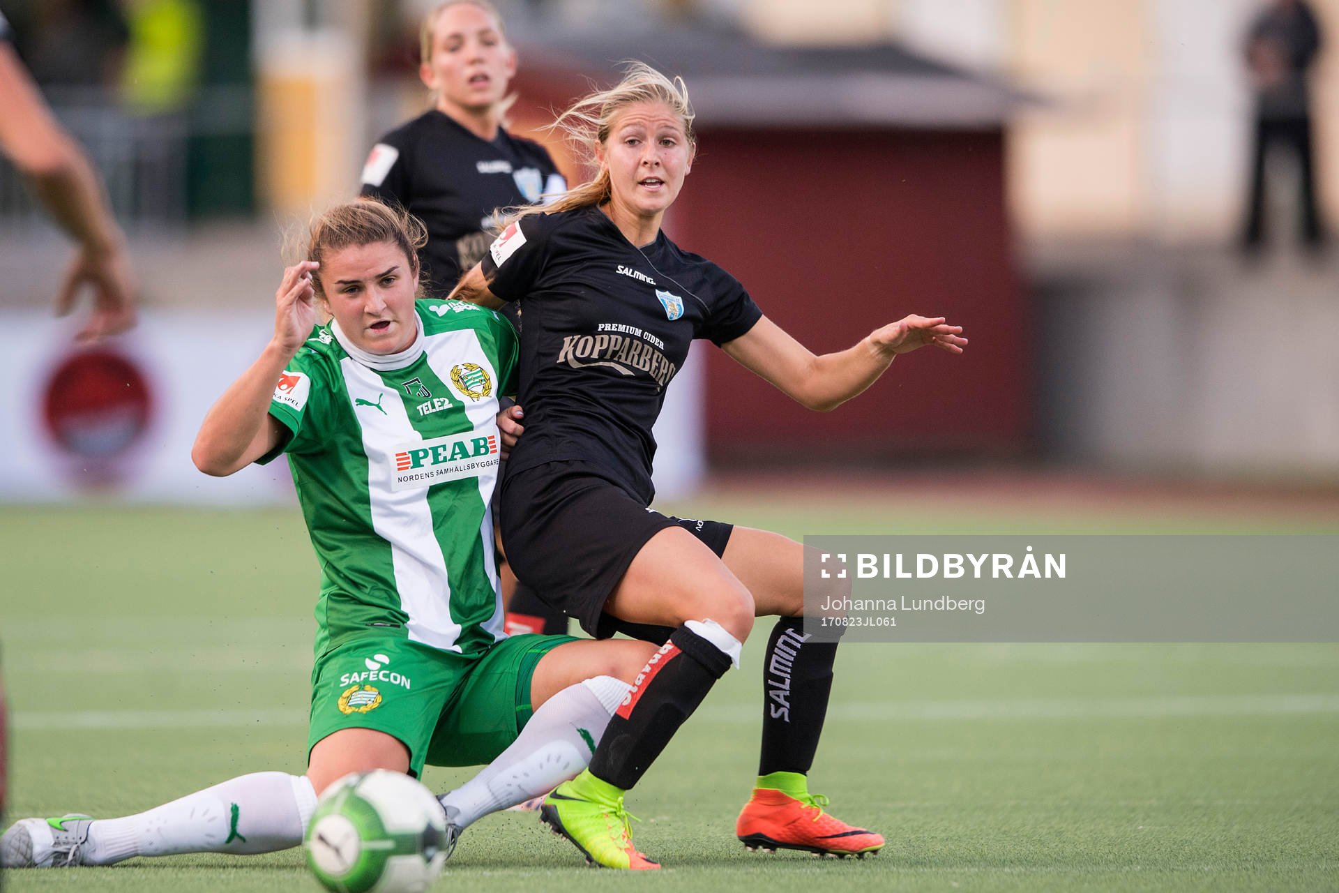 Hammarbys Murielle Tiernan  och Göteborgs Sarah Teengarden
