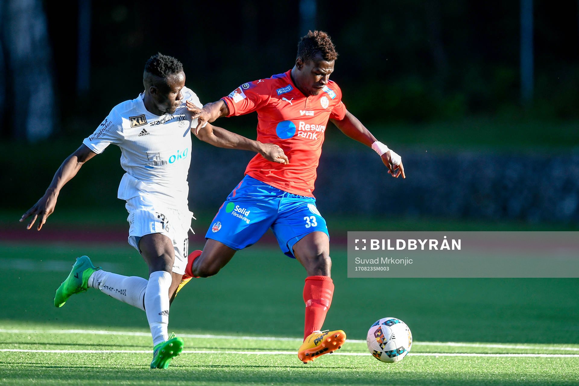 Helsingborgs Edwin Gyimah och Oskarshamns Nevello Yoseke