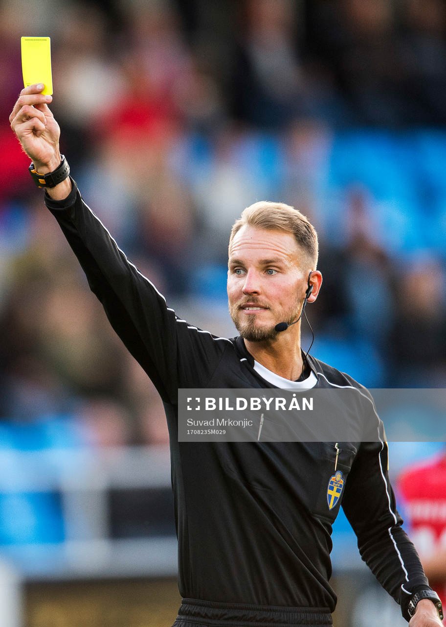 Matchens domare Andreas Johansson