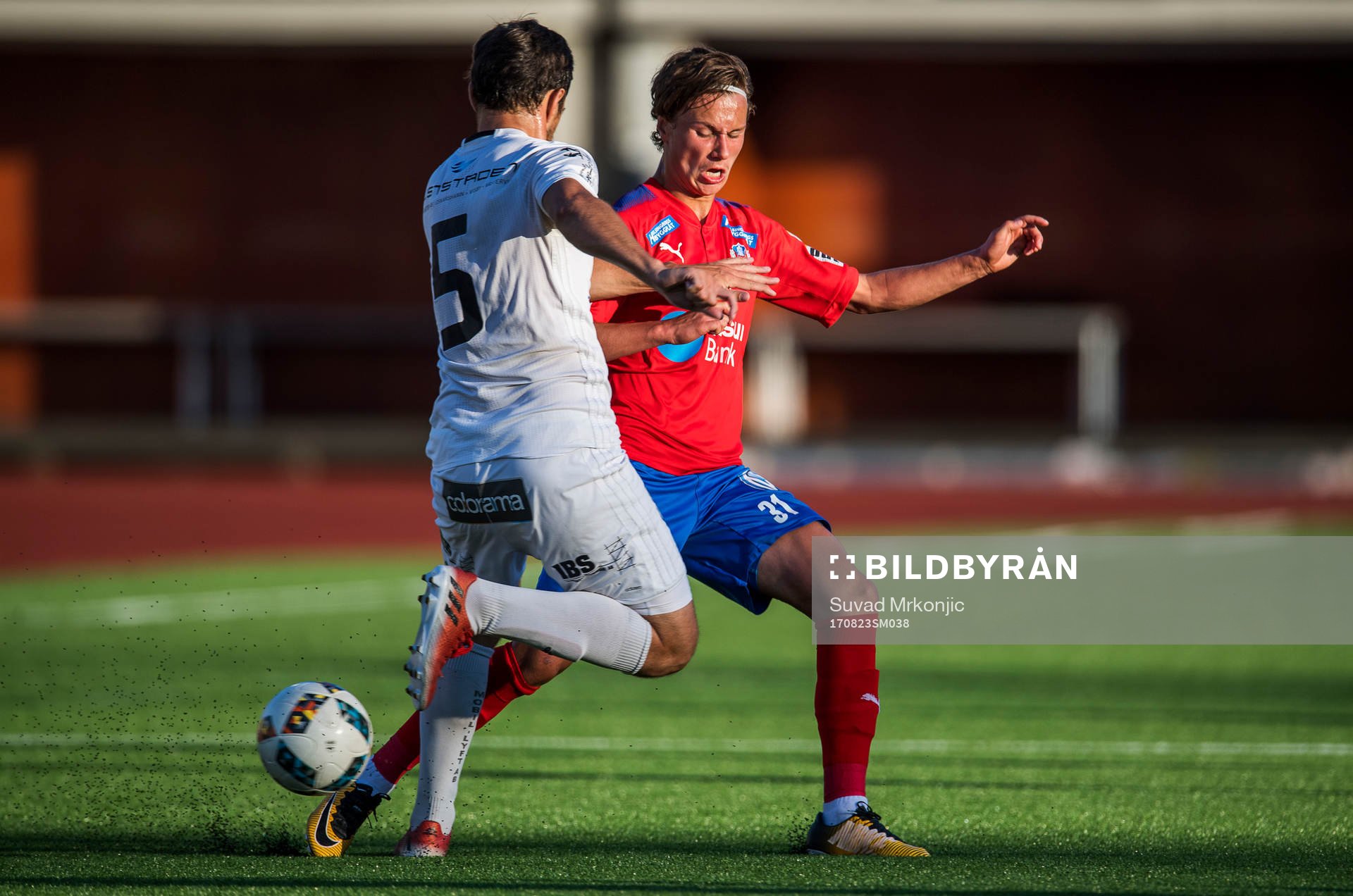 Helsingborgs Alex Timossi Andersson och Oskarshamns Mergim