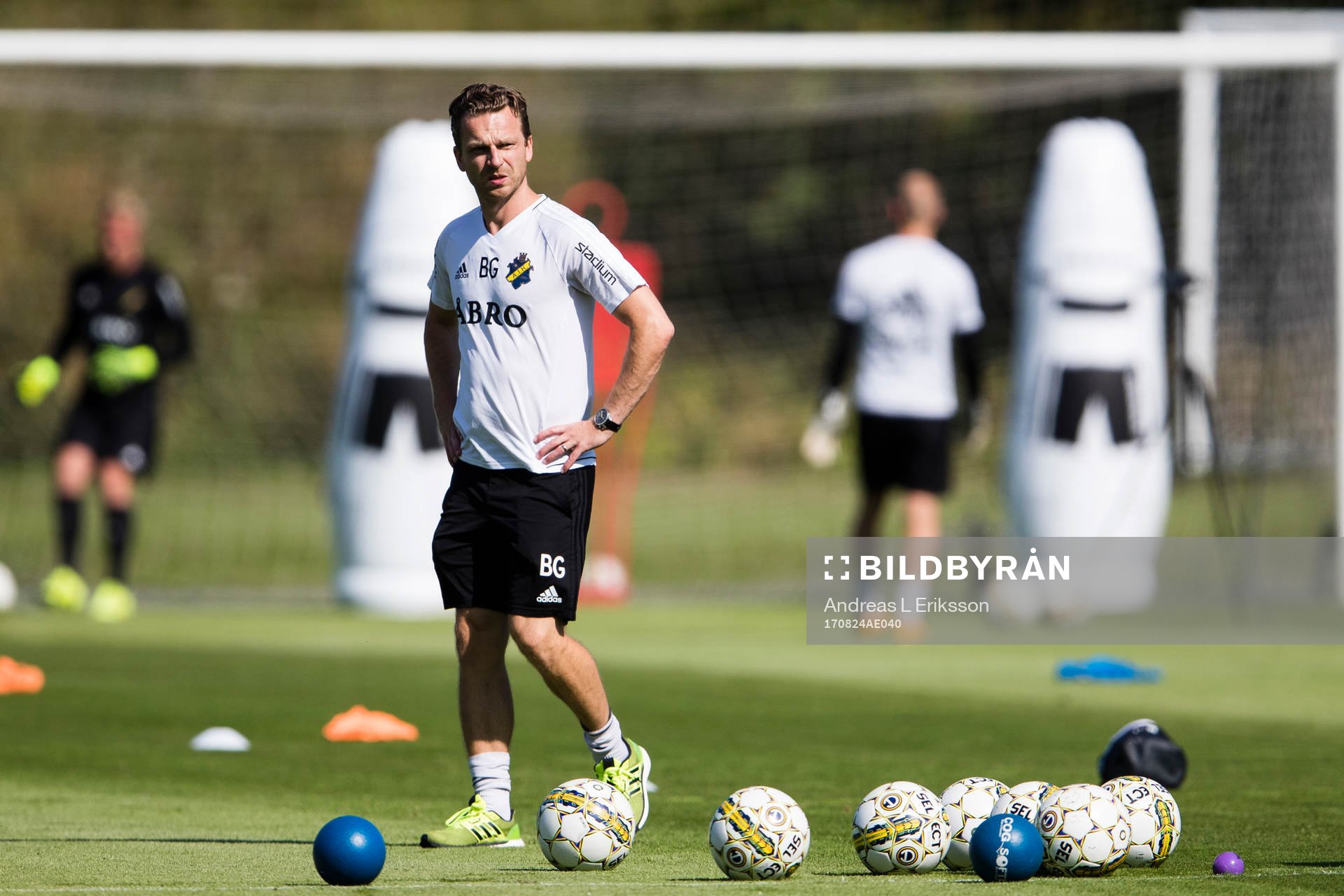s assisterande tränare Bartosz Grzelak