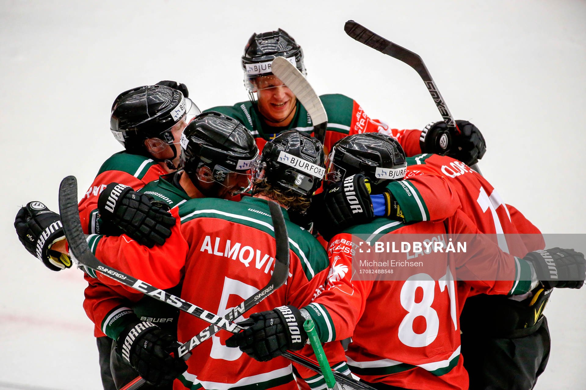 Frölundas Joel Lundqvist jublar med lagkamrater