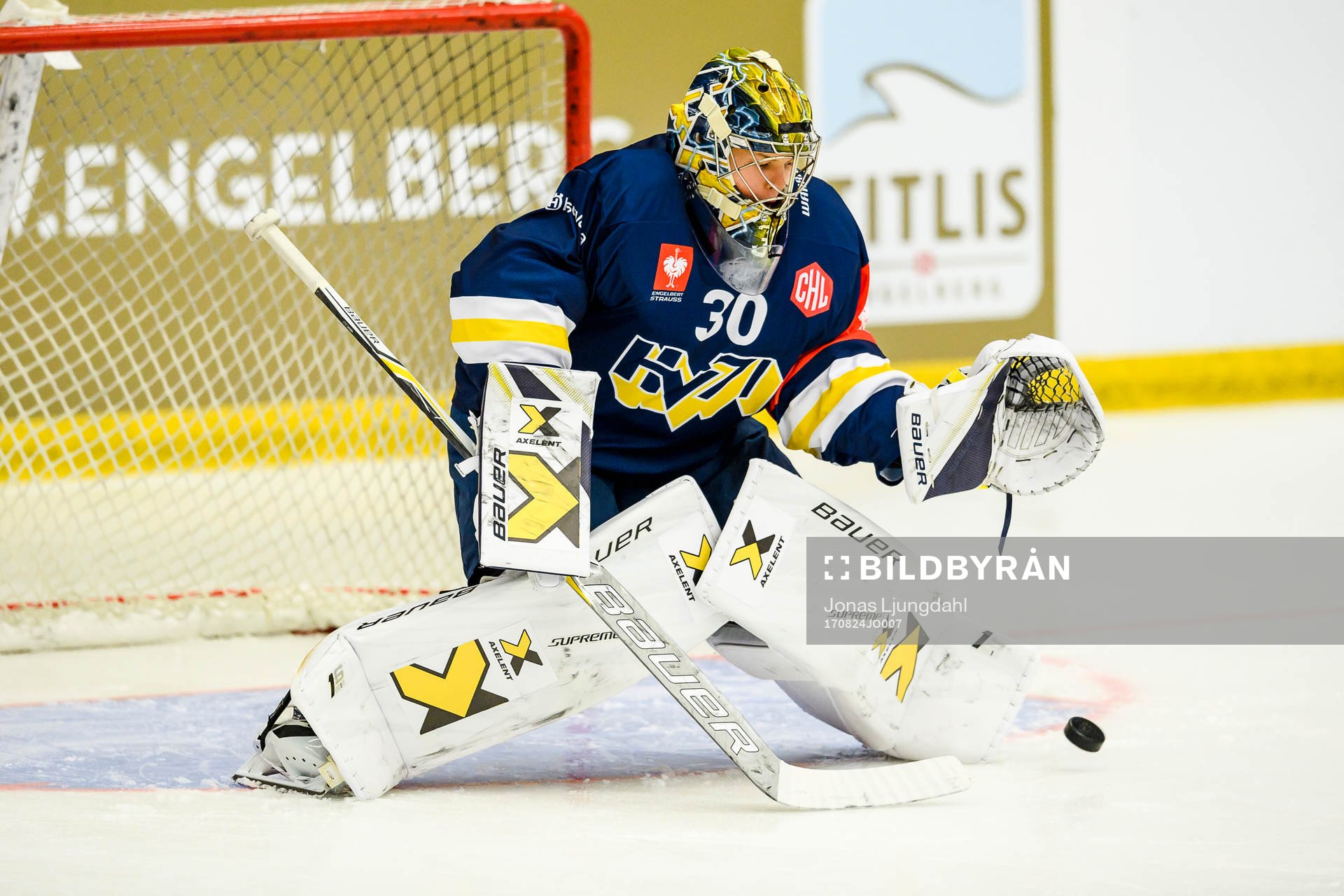Linus Söderström goaltender of HV71
