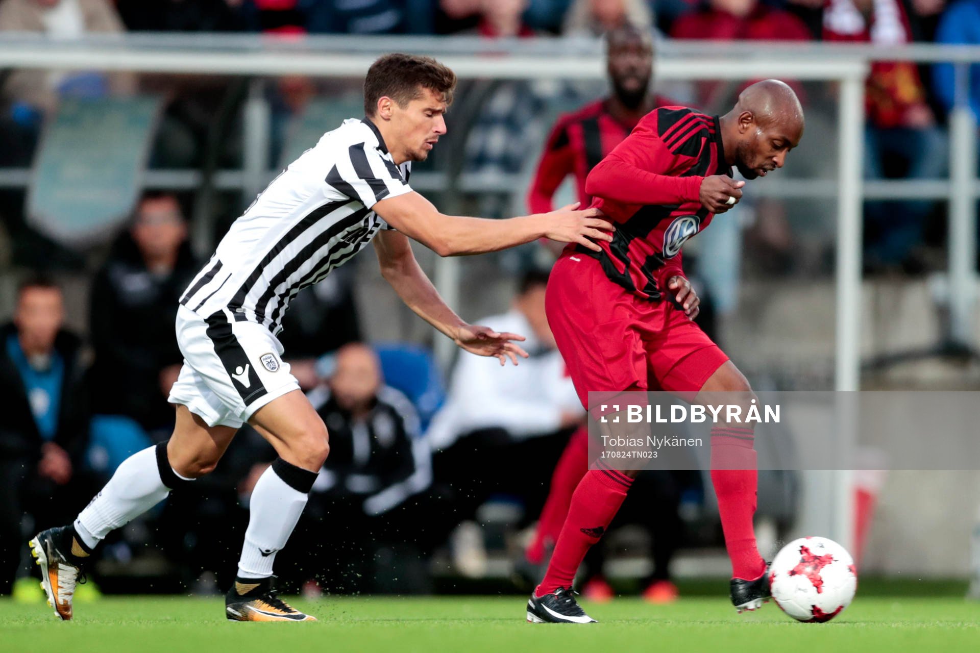 s Gojko Cimirot och Östersunds Fouad Bachirou