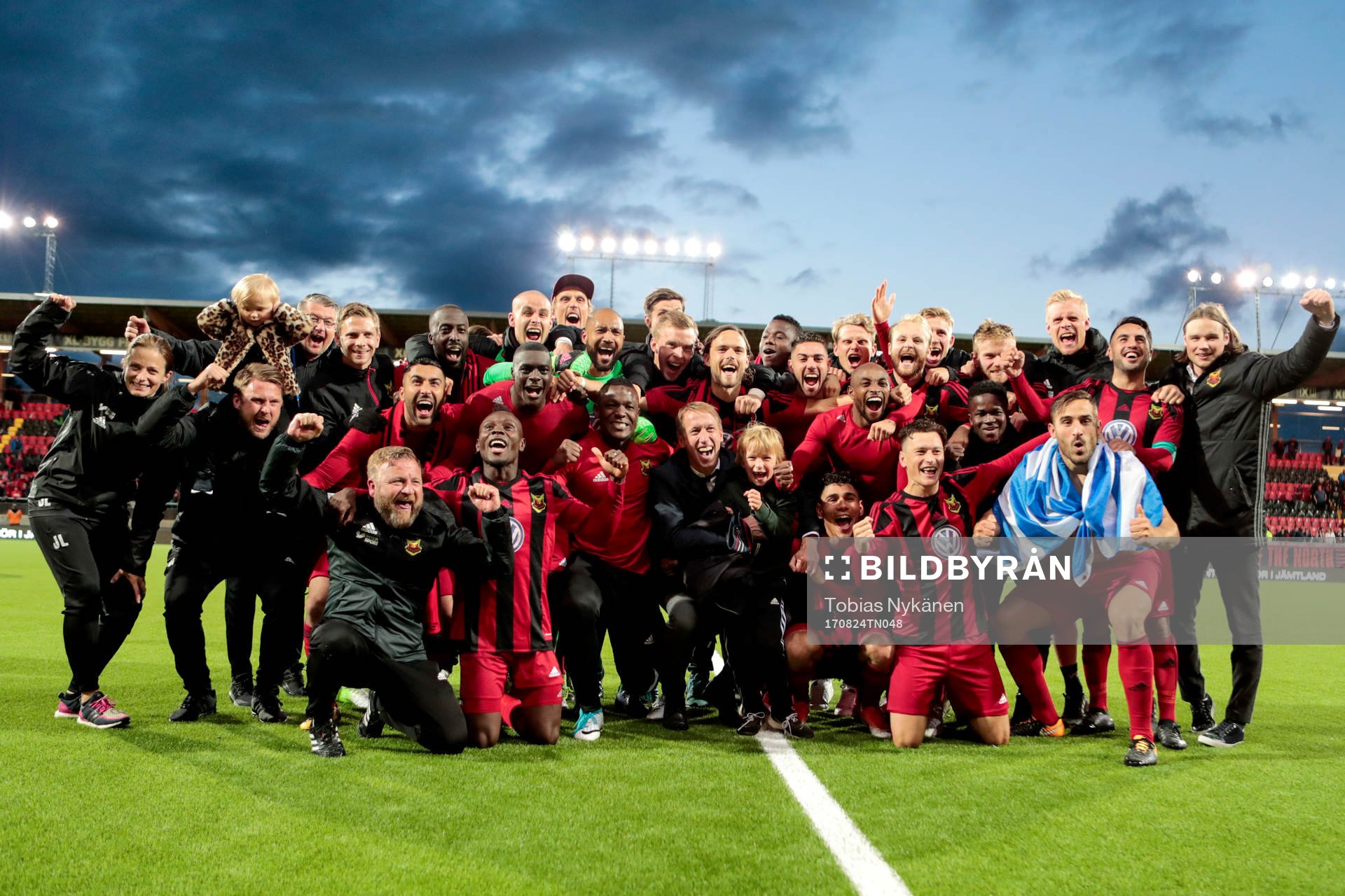 Östersunds spelare jublar