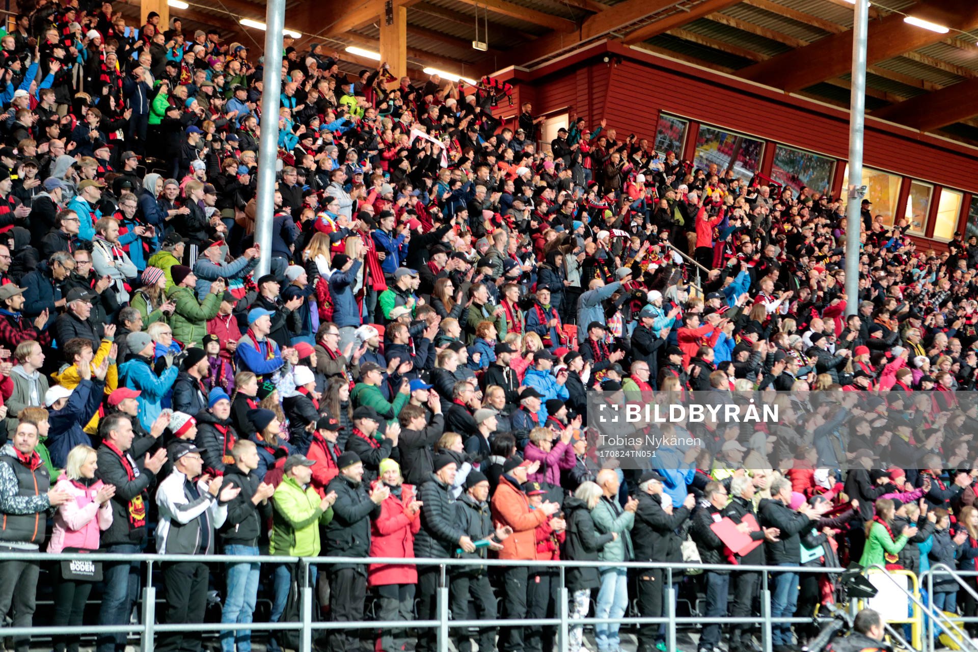 Östersunds supportrar jublar
