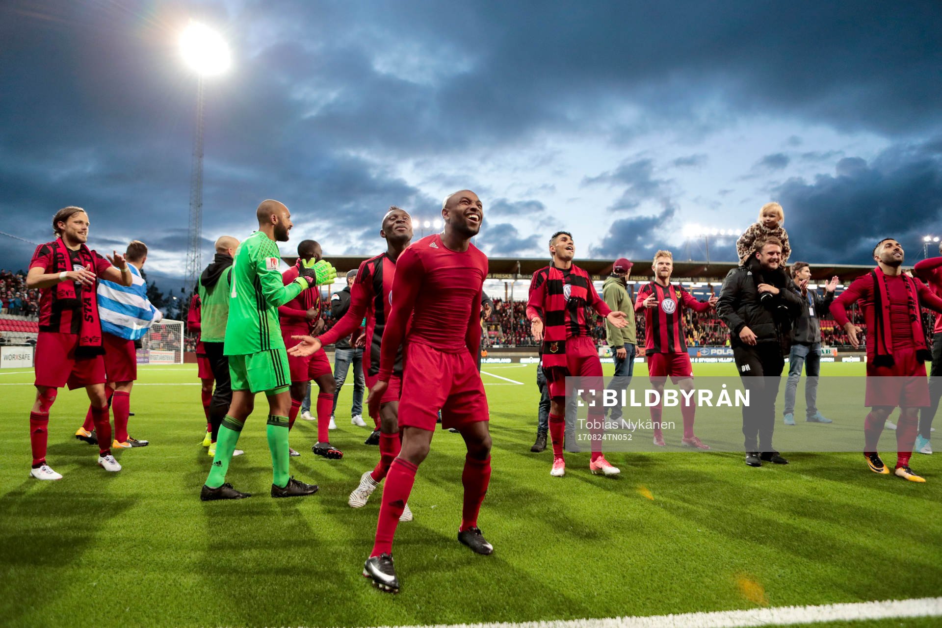 Östersunds spelare jublar