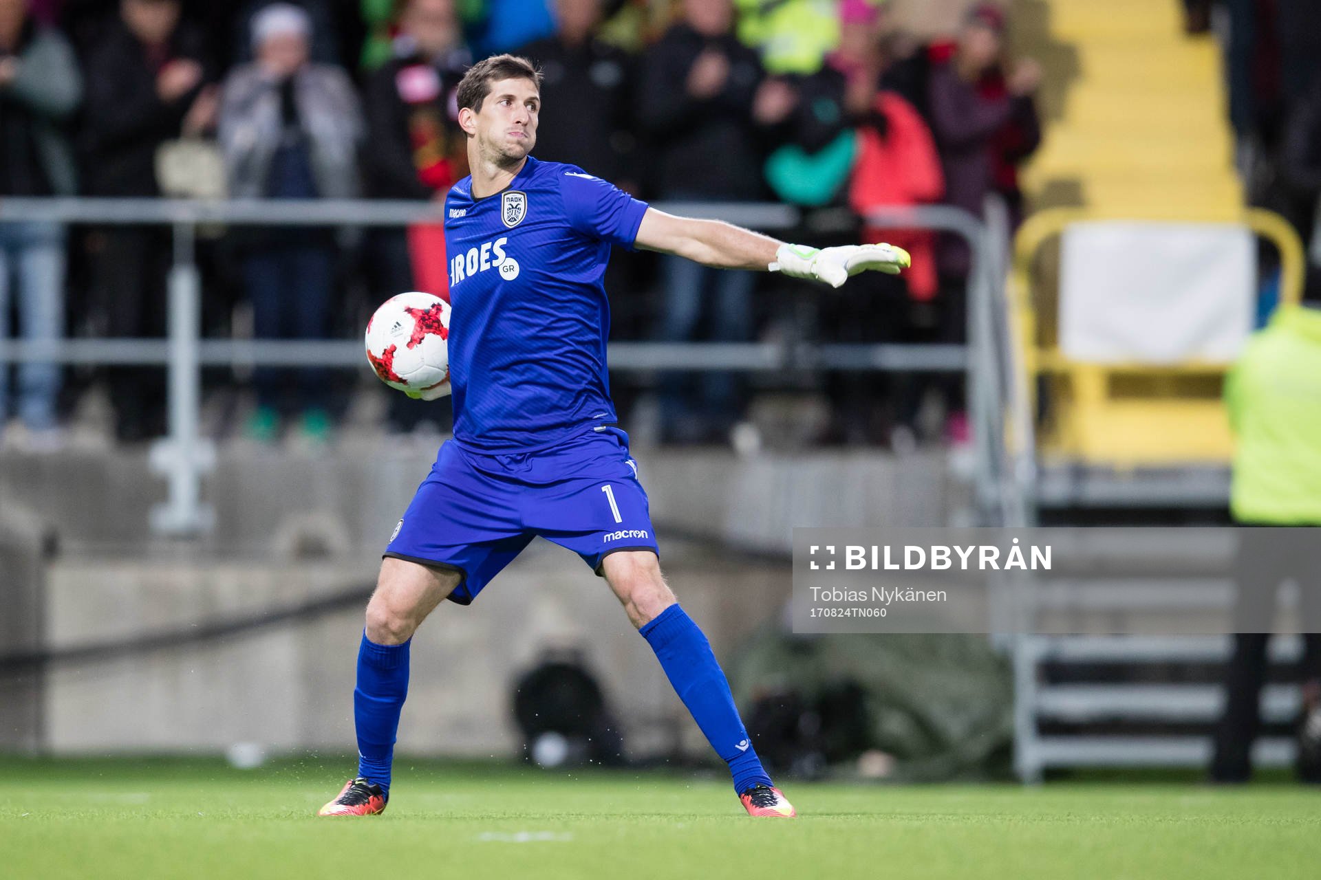 s målvakt Rodrigo Rey