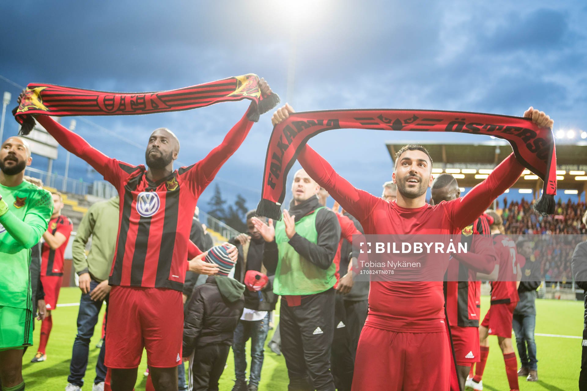 Östersunds Ronald Mukiibi och Östersunds Saman Ghoddos