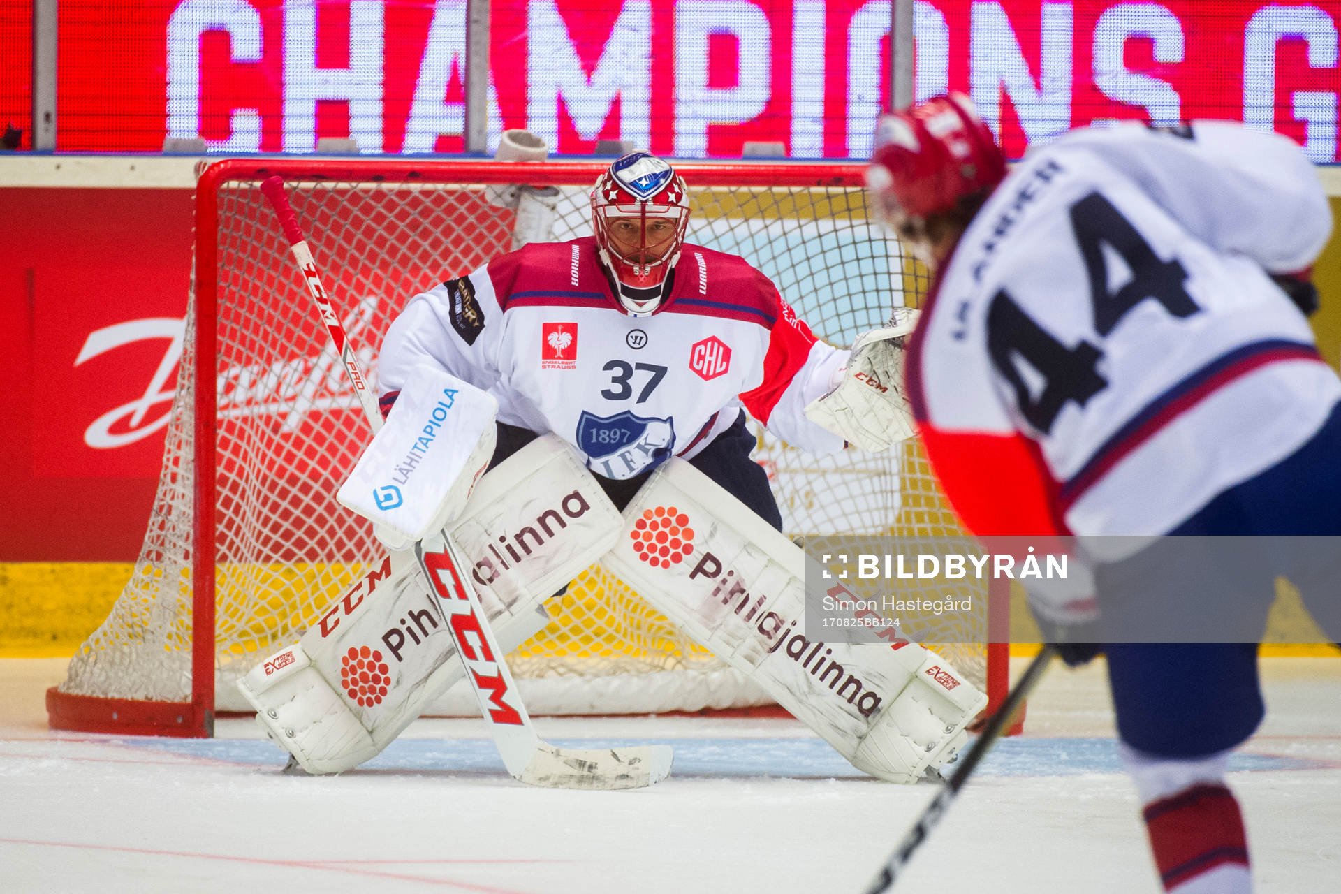 Goalkeeper Niklas Bäckström of Helsinki prior the CHL
