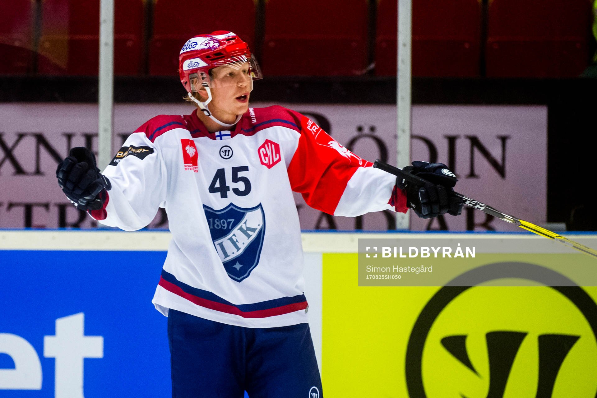 Micke-Max Åsten of Helsinki looks dejected