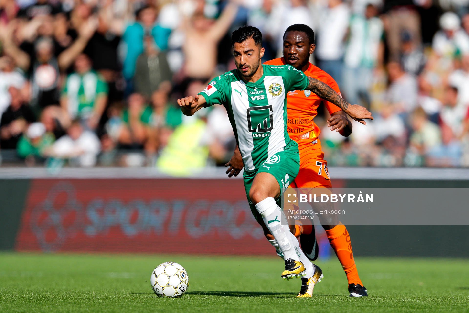 Hammarbys Jiloan Hamad och AFC Eskilstunas Chidi Omeje