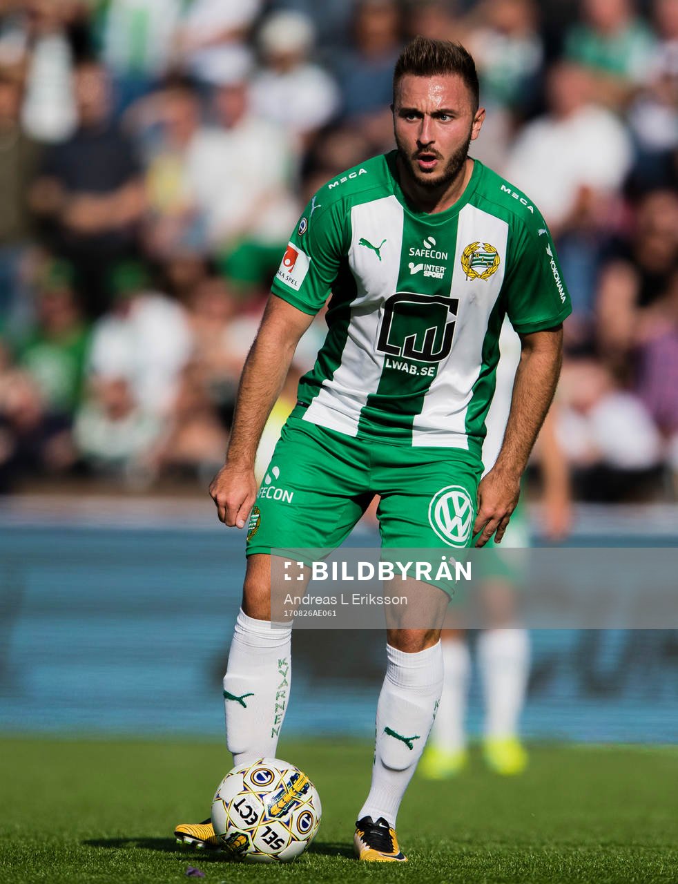 Hammarbys Muamer Tankovic med bollen