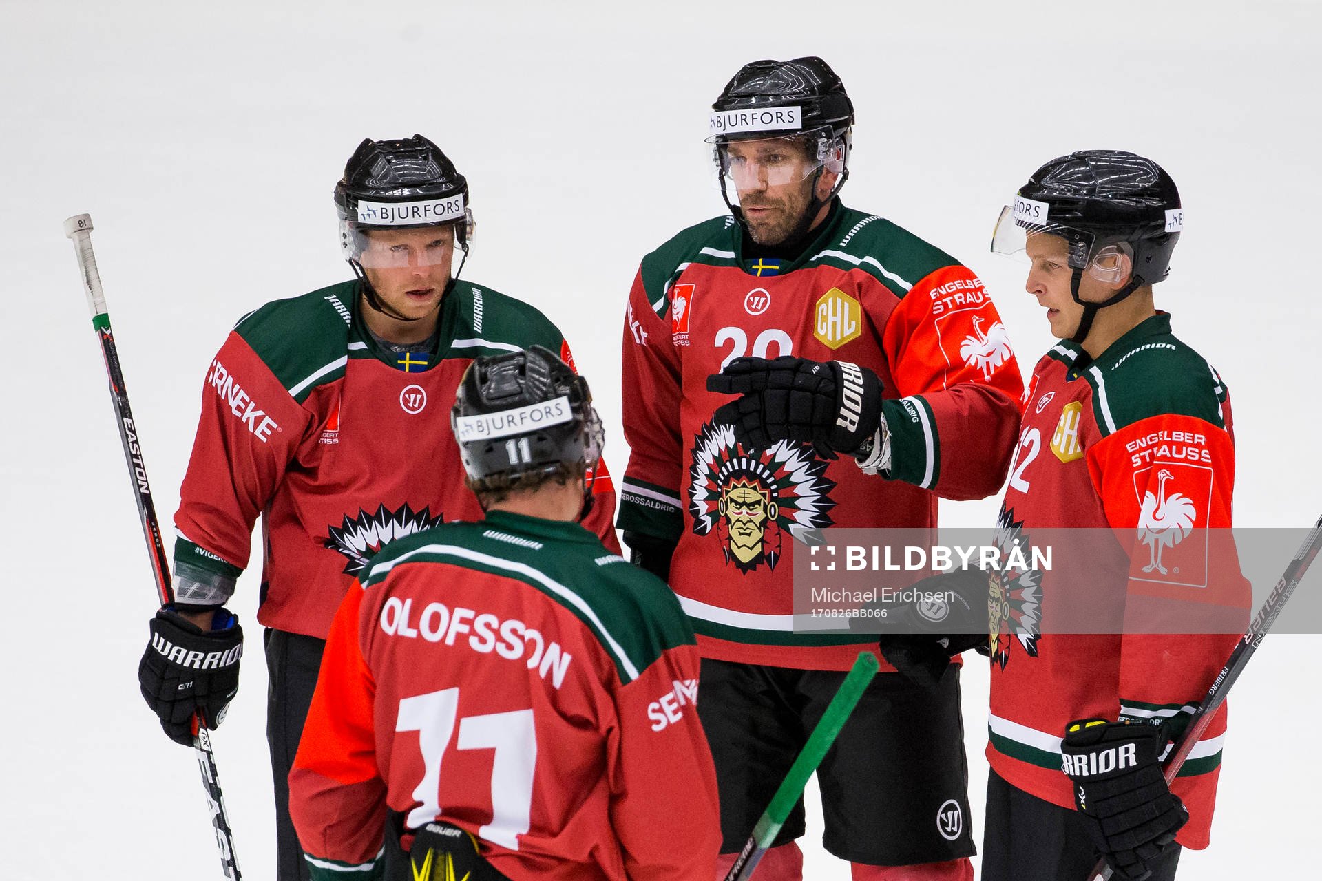 Frölundas Joel Lundqvist pratar med Ryan Lasch, Max