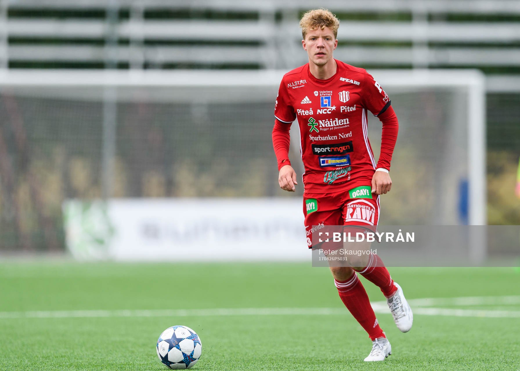 Piteås Robert Hammarstedt med bollen