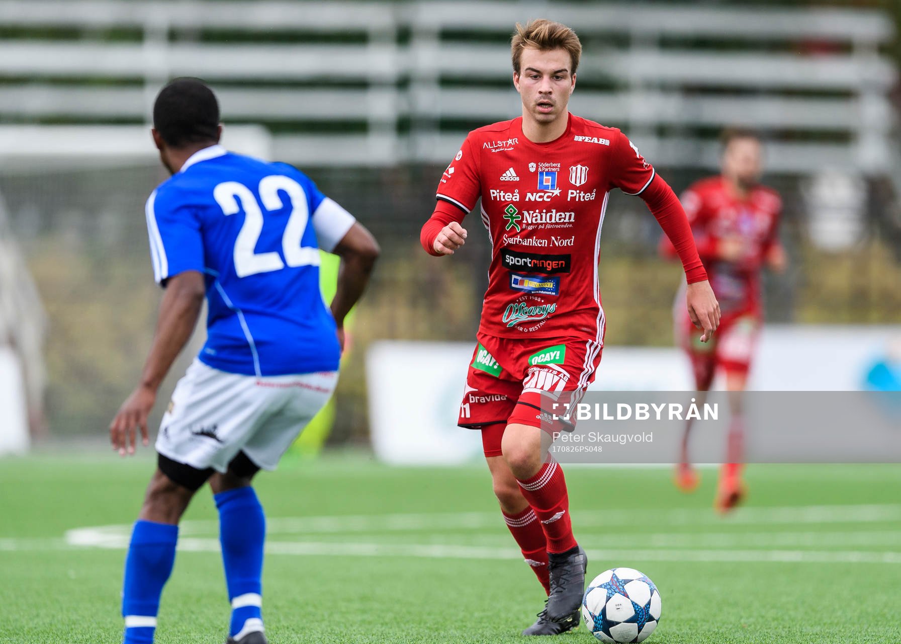Piteås Alex Naylor med bollen
