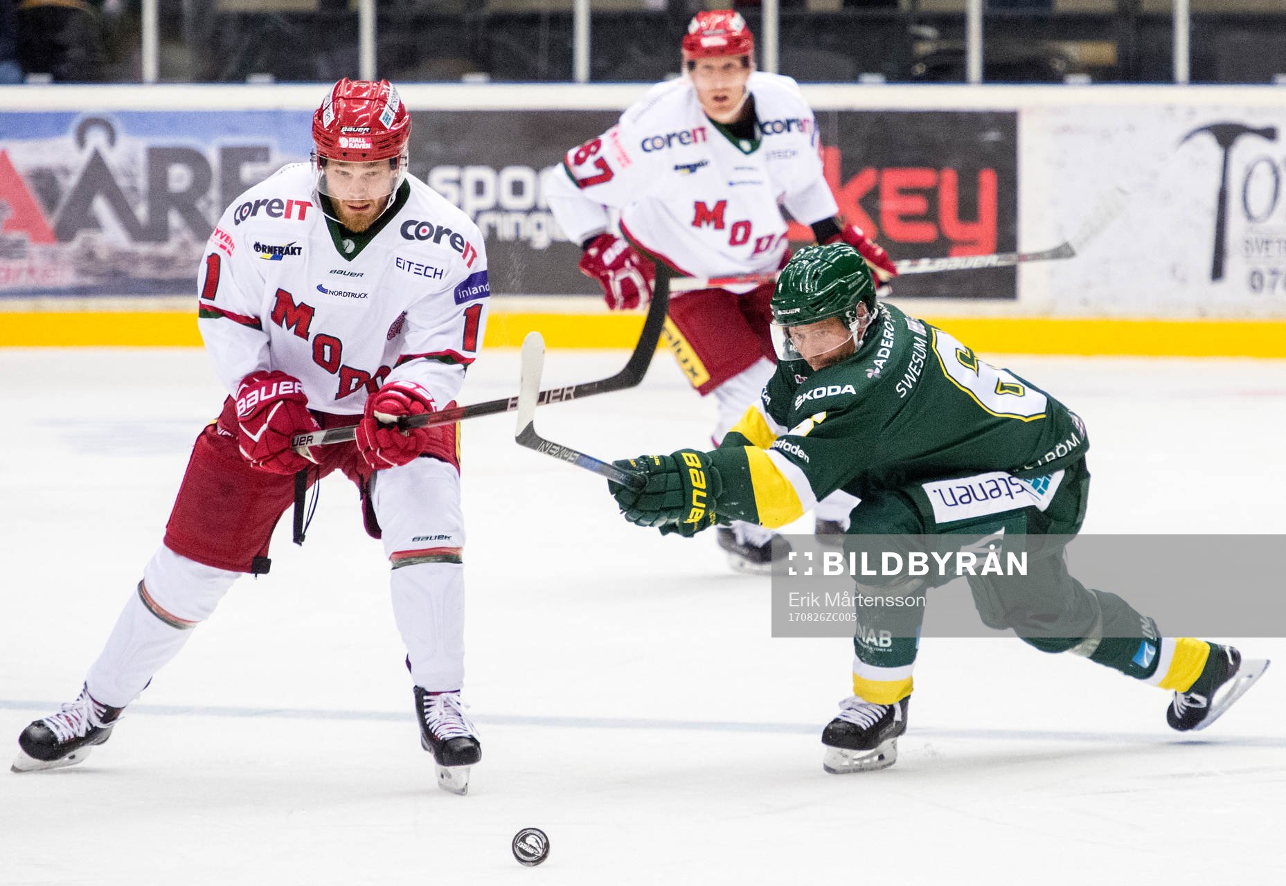 Modos Sam Marklund och Björklövens Kim Karlsson