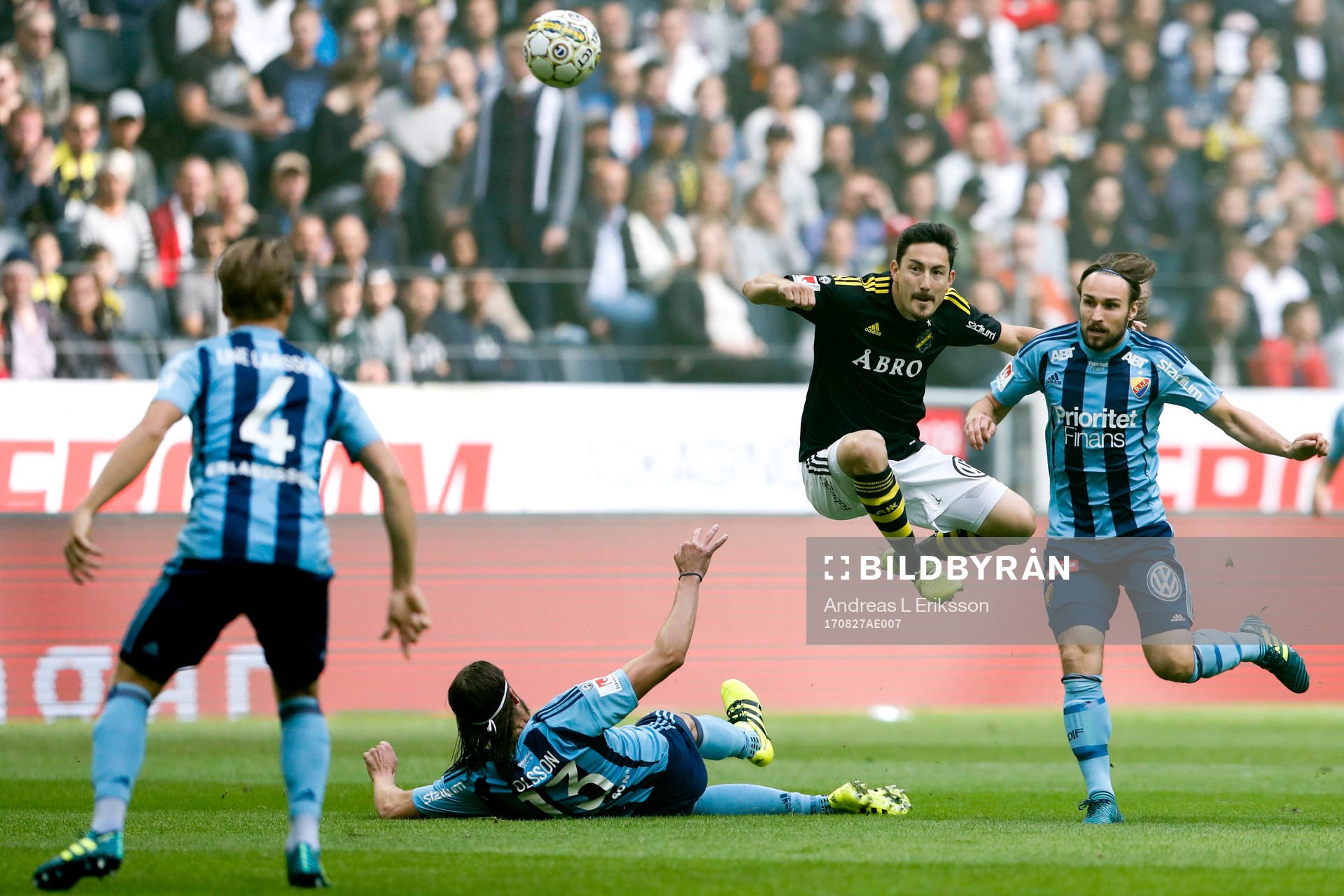 s Stefan Ishizaki och Djurgårdens Jonas Olsson och Kevin