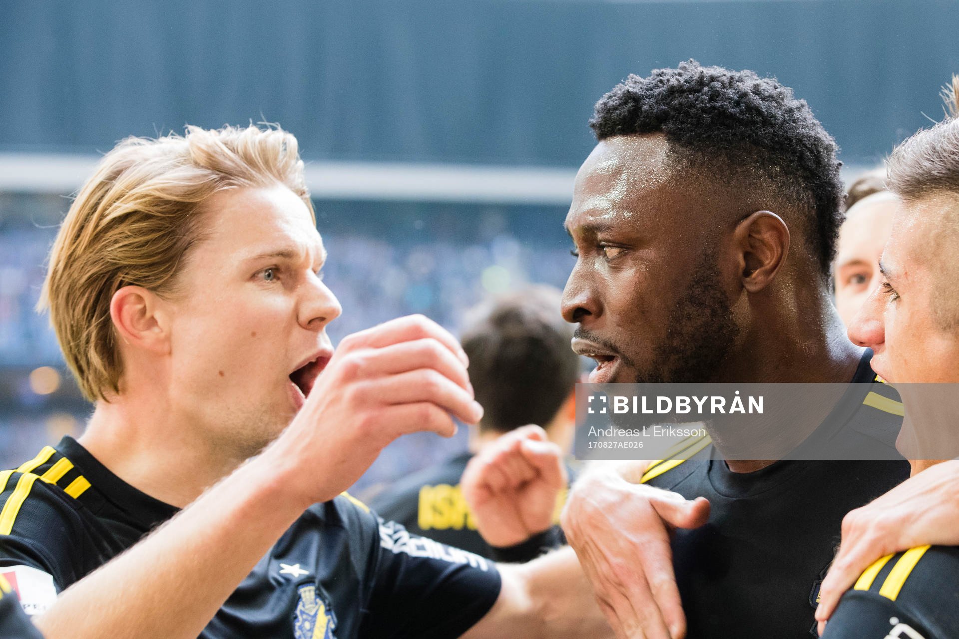 AIK:s Johan Blomberg jublar tillsammans med Chinedu Ogbuke Obasi som gjort 1-0 på straff under fotbollsmatchen i Allsvenskan mellan AIK och Djurgården den 27 augusti 2017 i Stockholm.